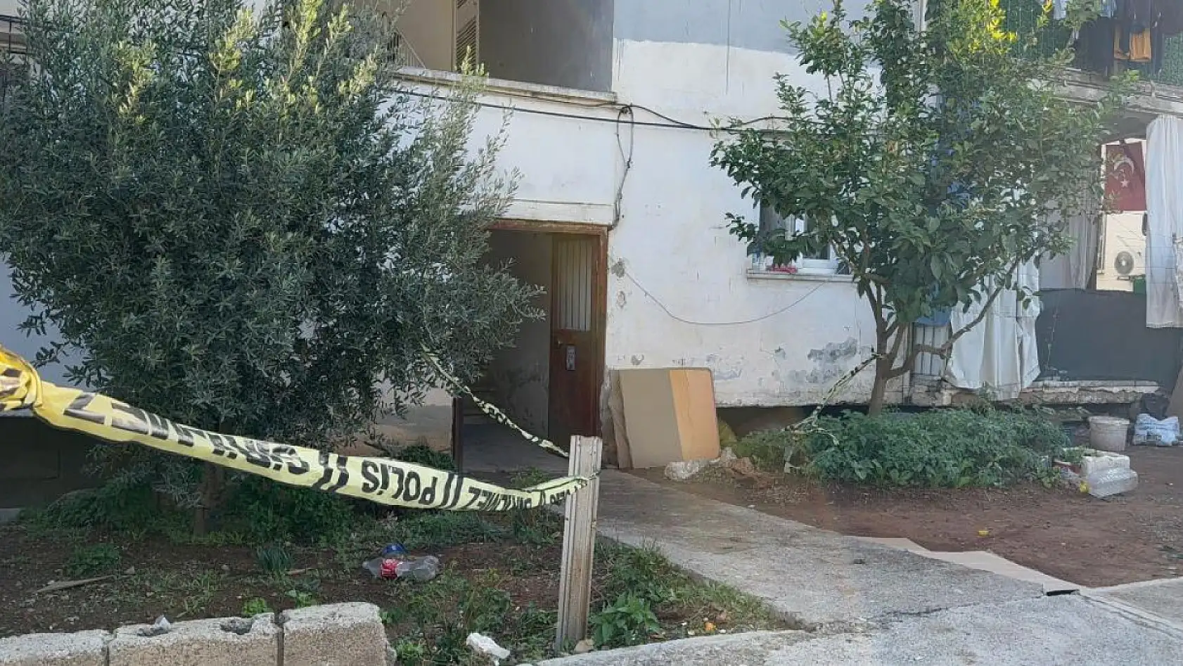 Koca vahşeti: Uzaklaştırma kararı aldırdığı için eşini öldürdü