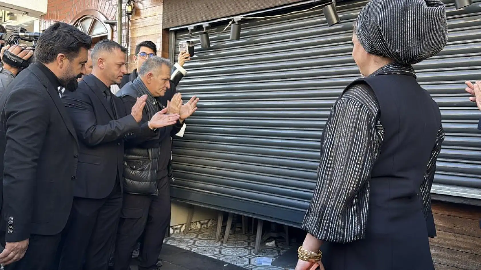 Böcek ailesi soruşturmasında tahliye edilen esnaf konuştu: 'Çok mağdur olduk, 40 senem boşa gitti'