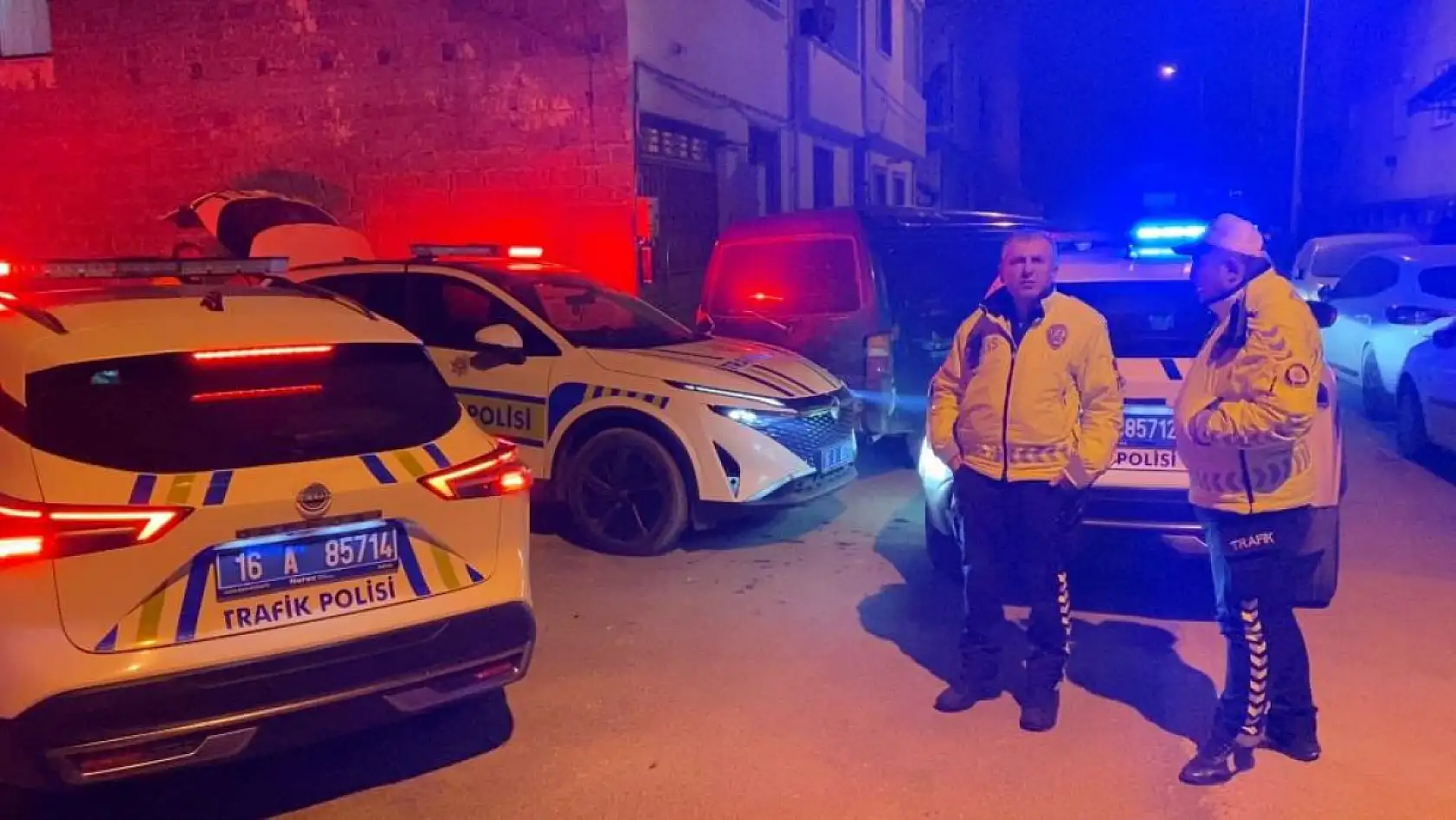 'Dur' ihtarına uymayan sürücü, 10 kilometrelik kovalamacayla yakalandı