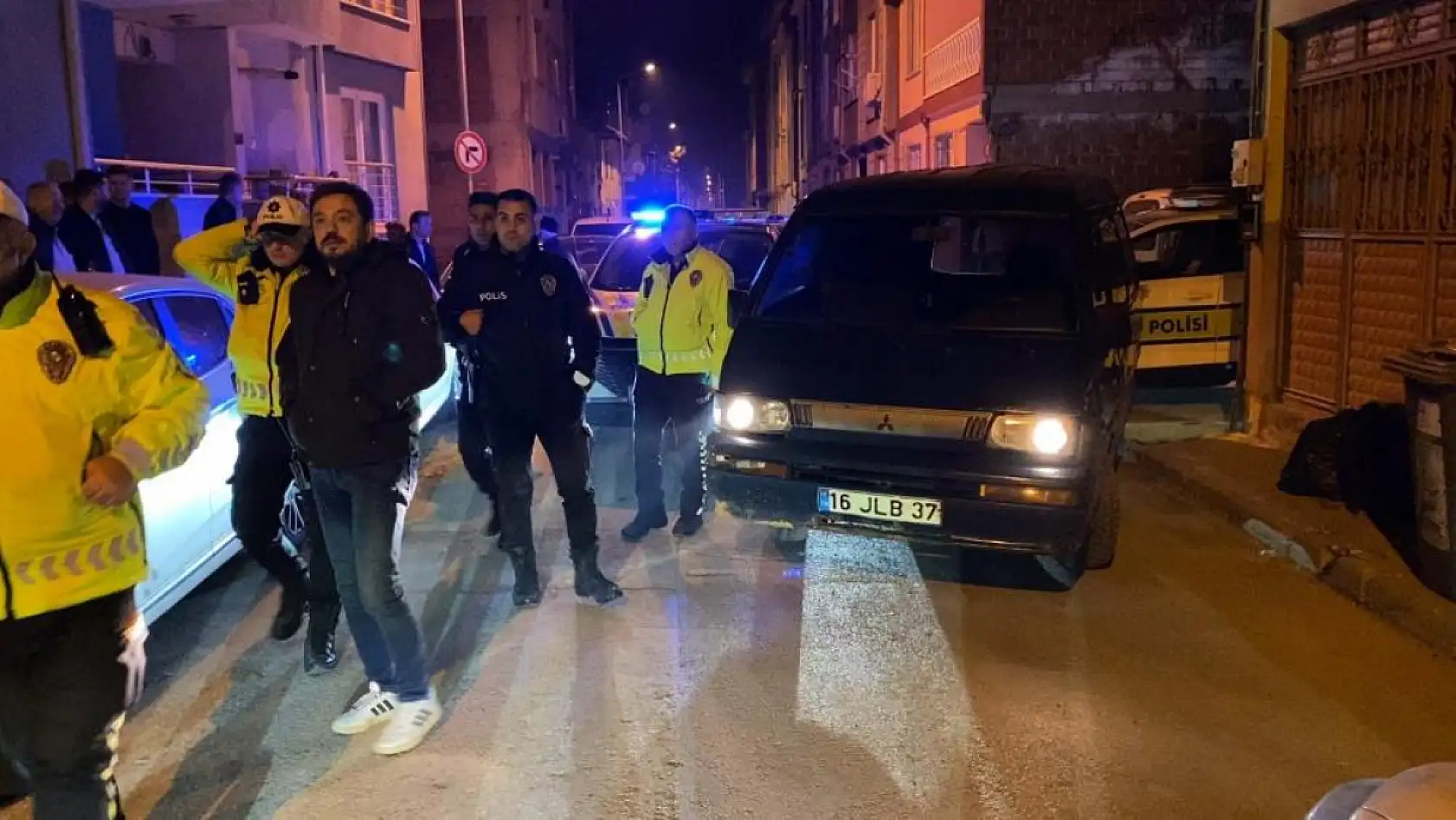 'Dur' ihtarına uymayan sürücü, 10 kilometrelik kovalamacayla yakalandı