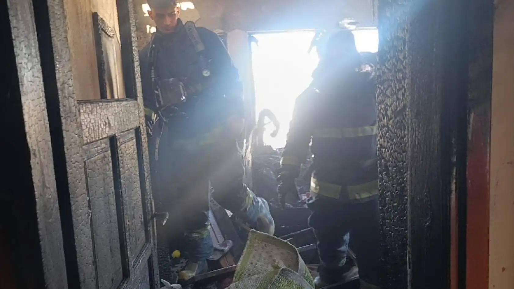 Daha önce alevlerin arasından kurtarılan 3 çocuğun aynı evde ikinci yangın kabusu