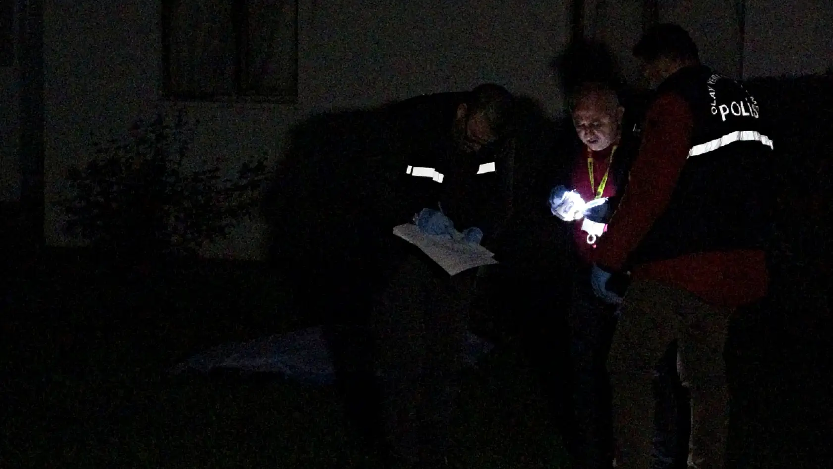 8'inci kattan düşen yaşlı kadın hayatını kaybetti