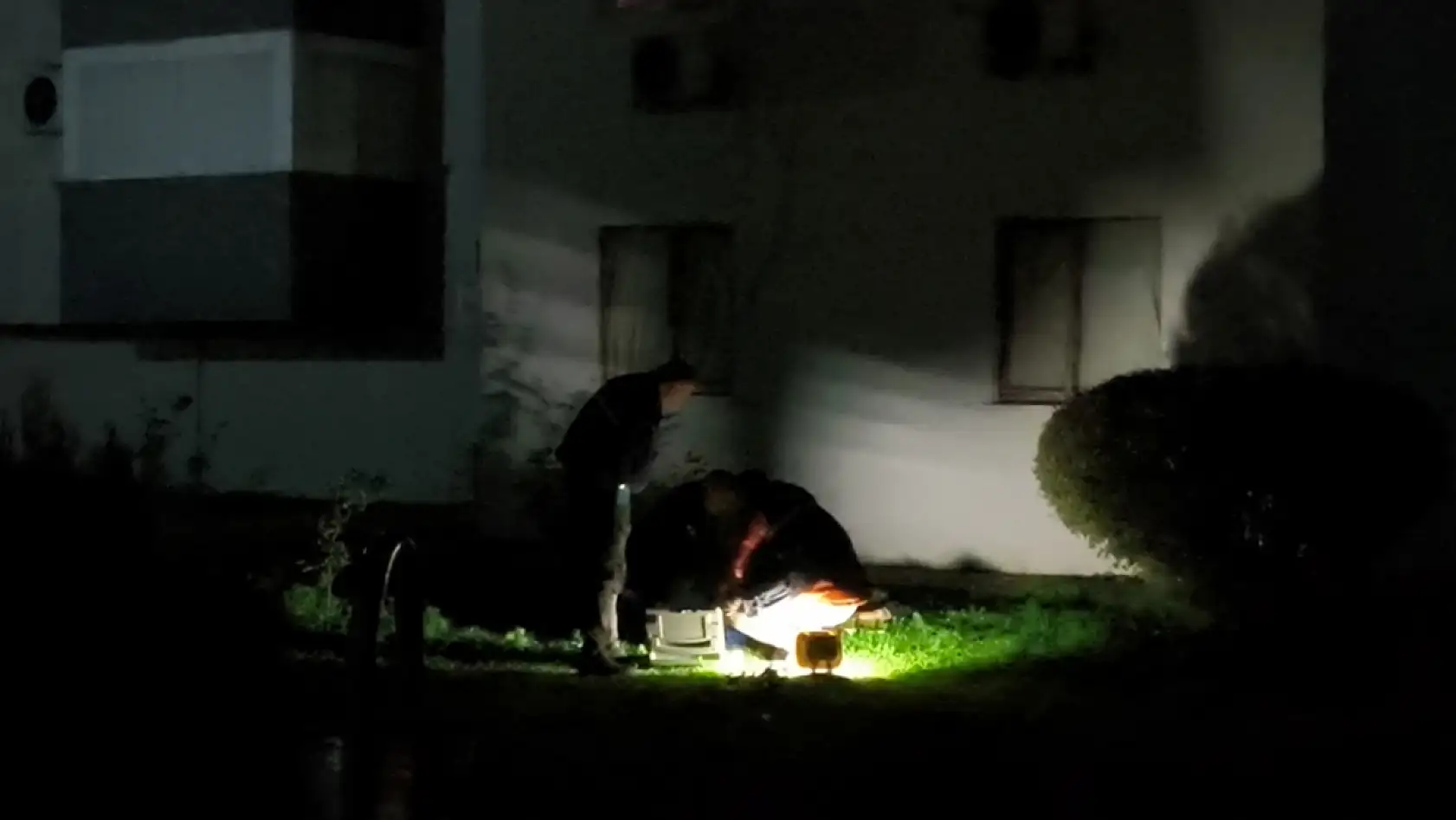 8'inci kattan düşen yaşlı kadın hayatını kaybetti