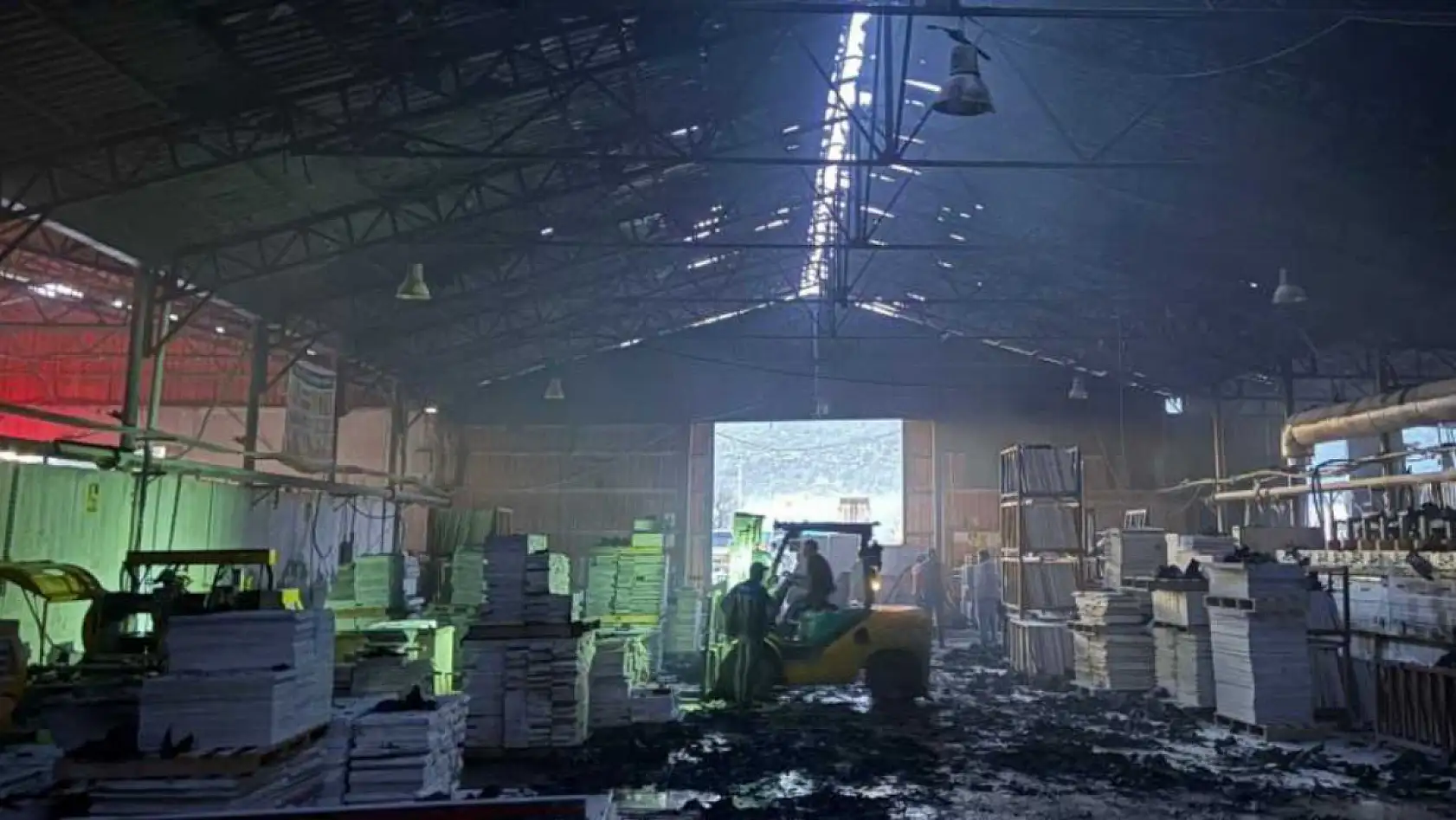 Mermer Fabrikasında Çıkan Yangın Söndürüldü