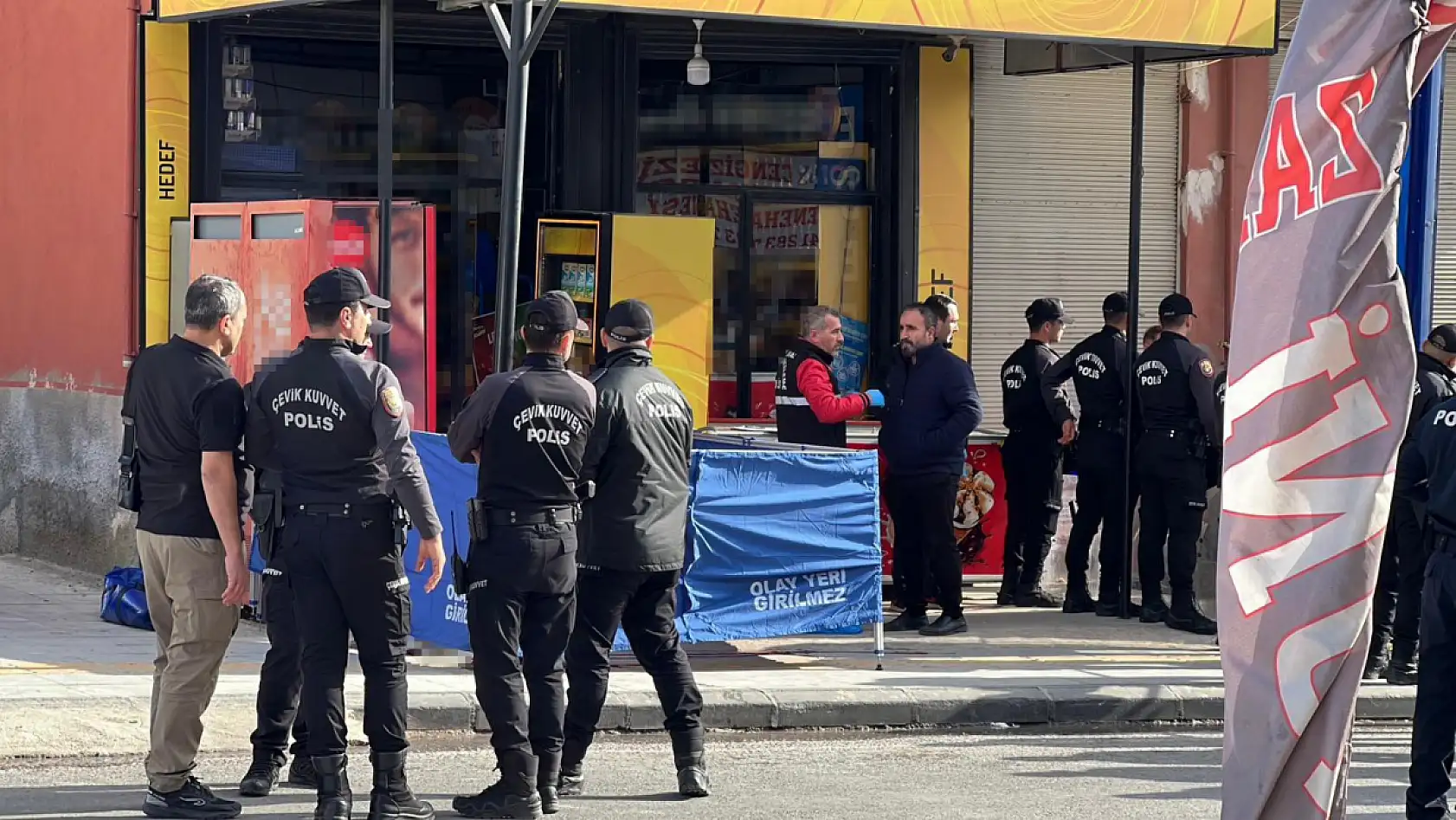 Komşu Dehşeti: Önce anne ve oğlunu ardından büfeciyi öldürdü