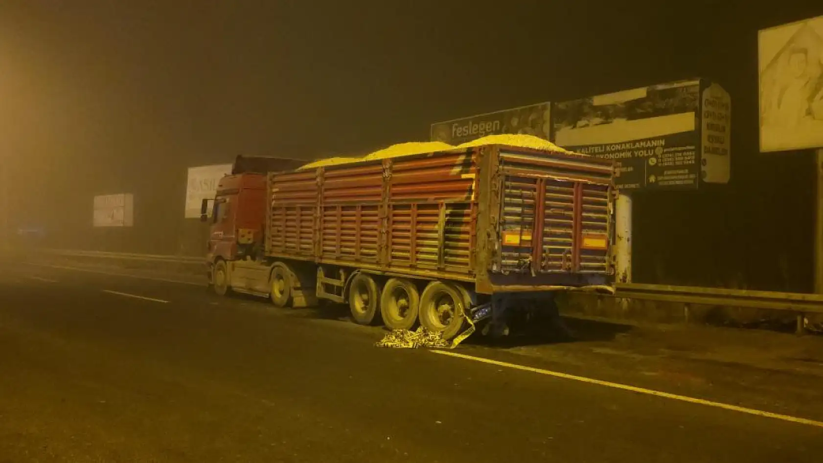 Yoğun siste feci kaza: 4 kişi hayatını kaybetti