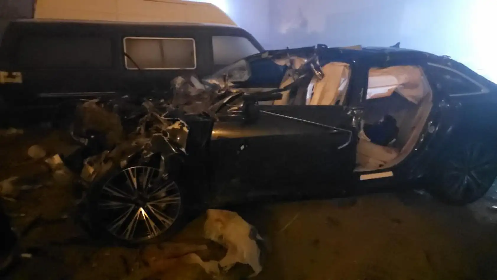 Yoğun siste feci kaza: 4 kişi hayatını kaybetti