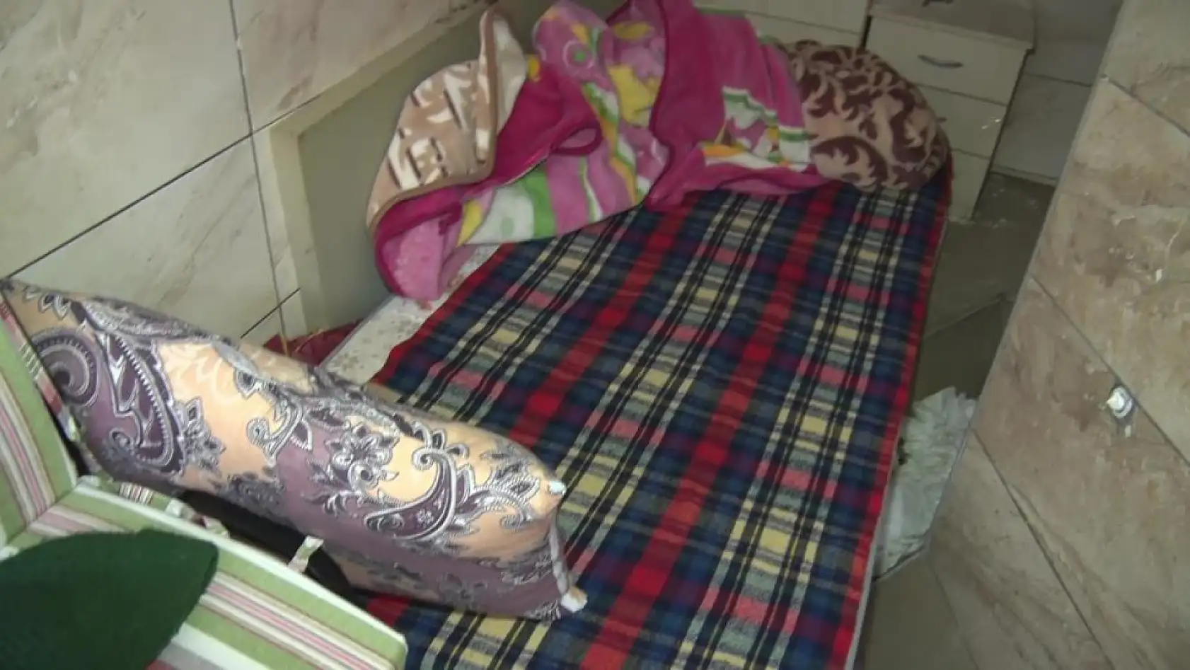 Ömrü sokaklarda geçti, ilk evine 85 yaşında kavuştu