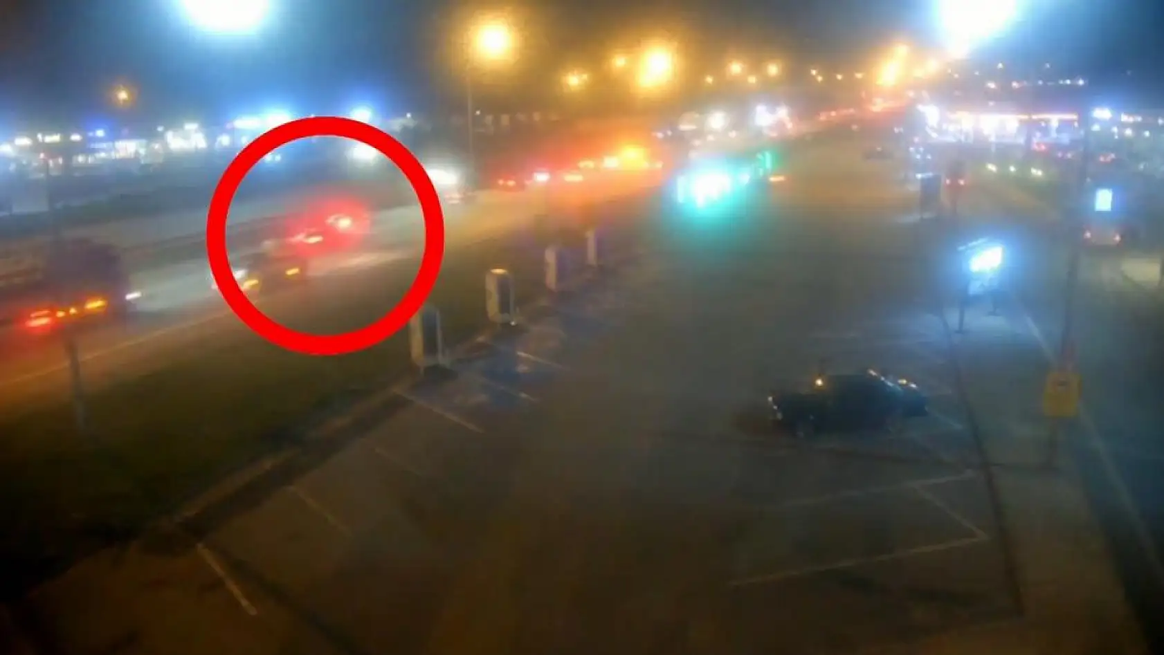 Makas atarak ilerlediği iddia edilen otomobilin sebep olduğu cinayet gibi kazanın tutanağı pes dedirtti