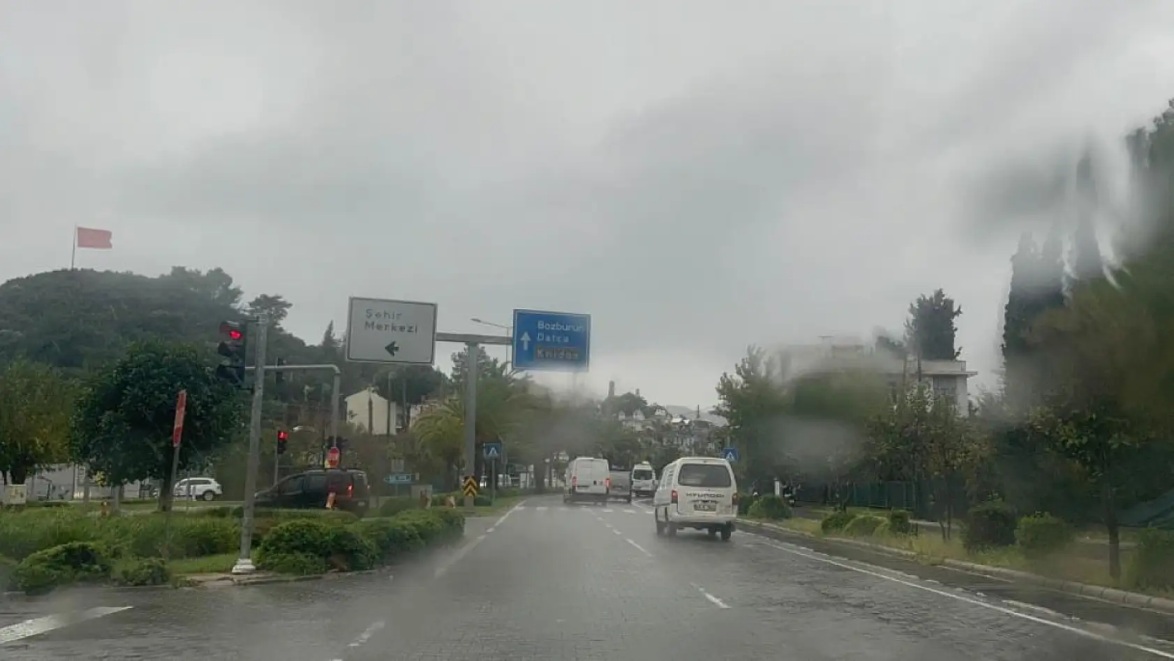 Marmaris'te sağanak etkili oldu