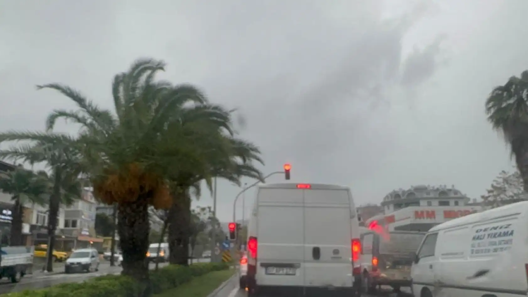 Marmaris'te sağanak etkili oldu