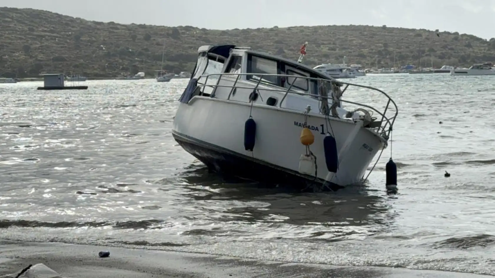 Bodrum'da selin ardından fırtına: 'Tekneler karaya oturdu, denizin rengi değişti'