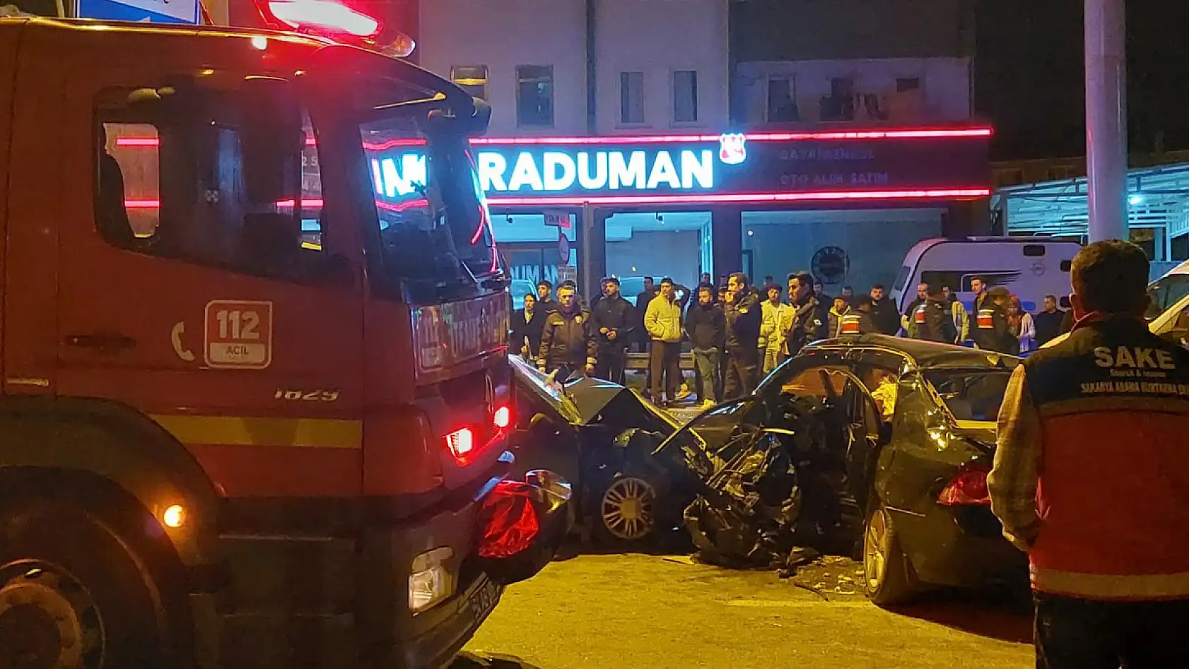 D-100'de kaza: 1 ölü, 2'si ağır 3 yaralı