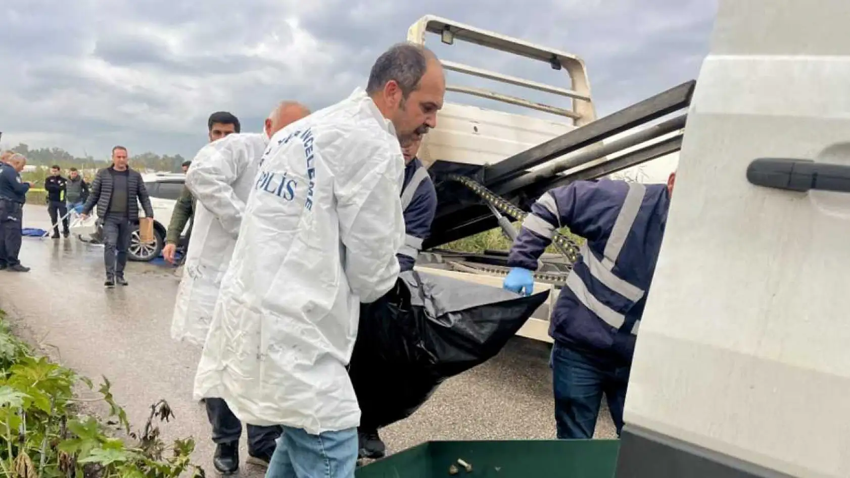 Gece evden otomobille ayrılan kadın, dereye düşen otomobilde hayatını kaybetti
