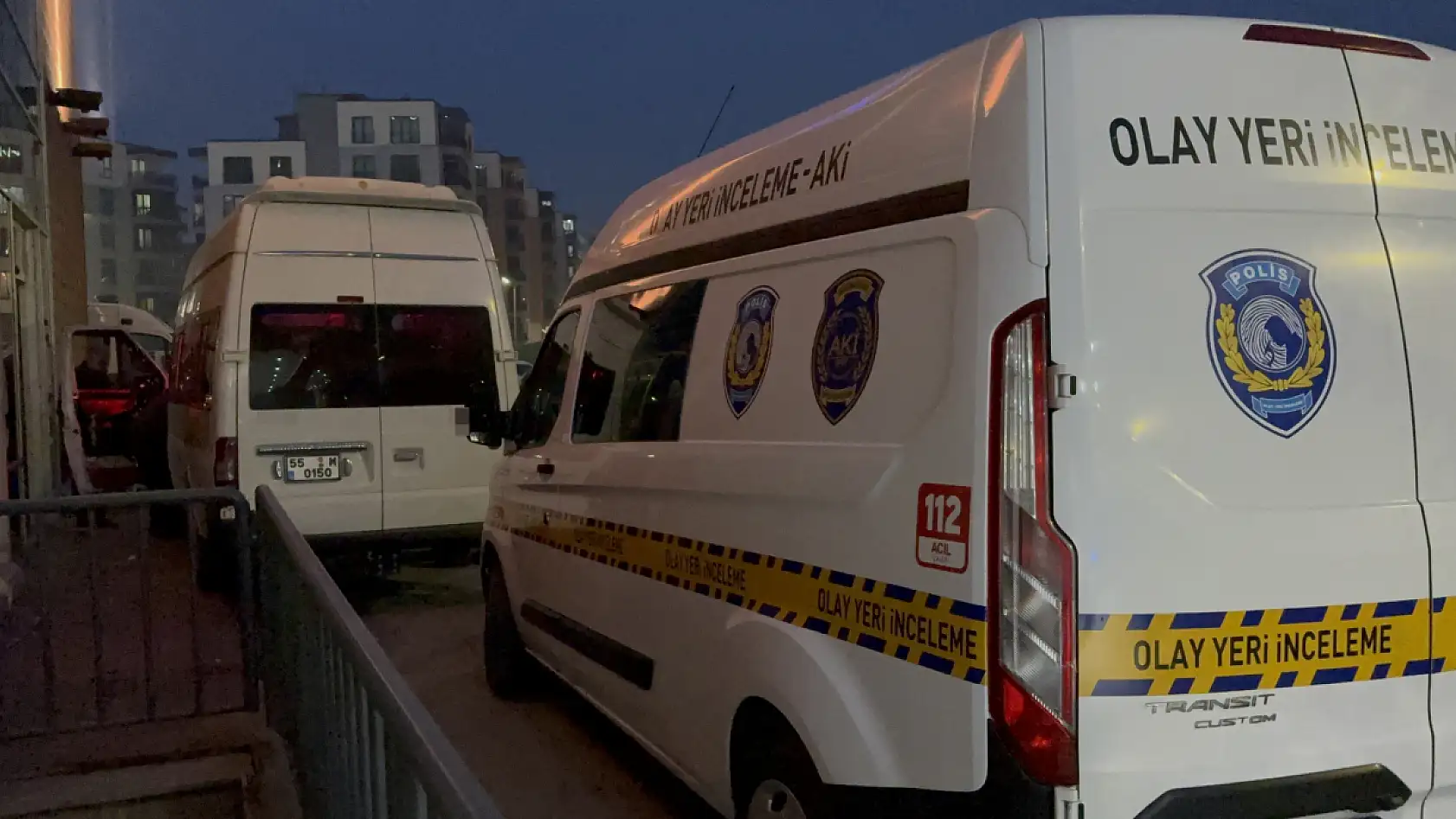 Aracında silahlı saldırıya uğrayan dolmuş şoförü hastanelik oldu