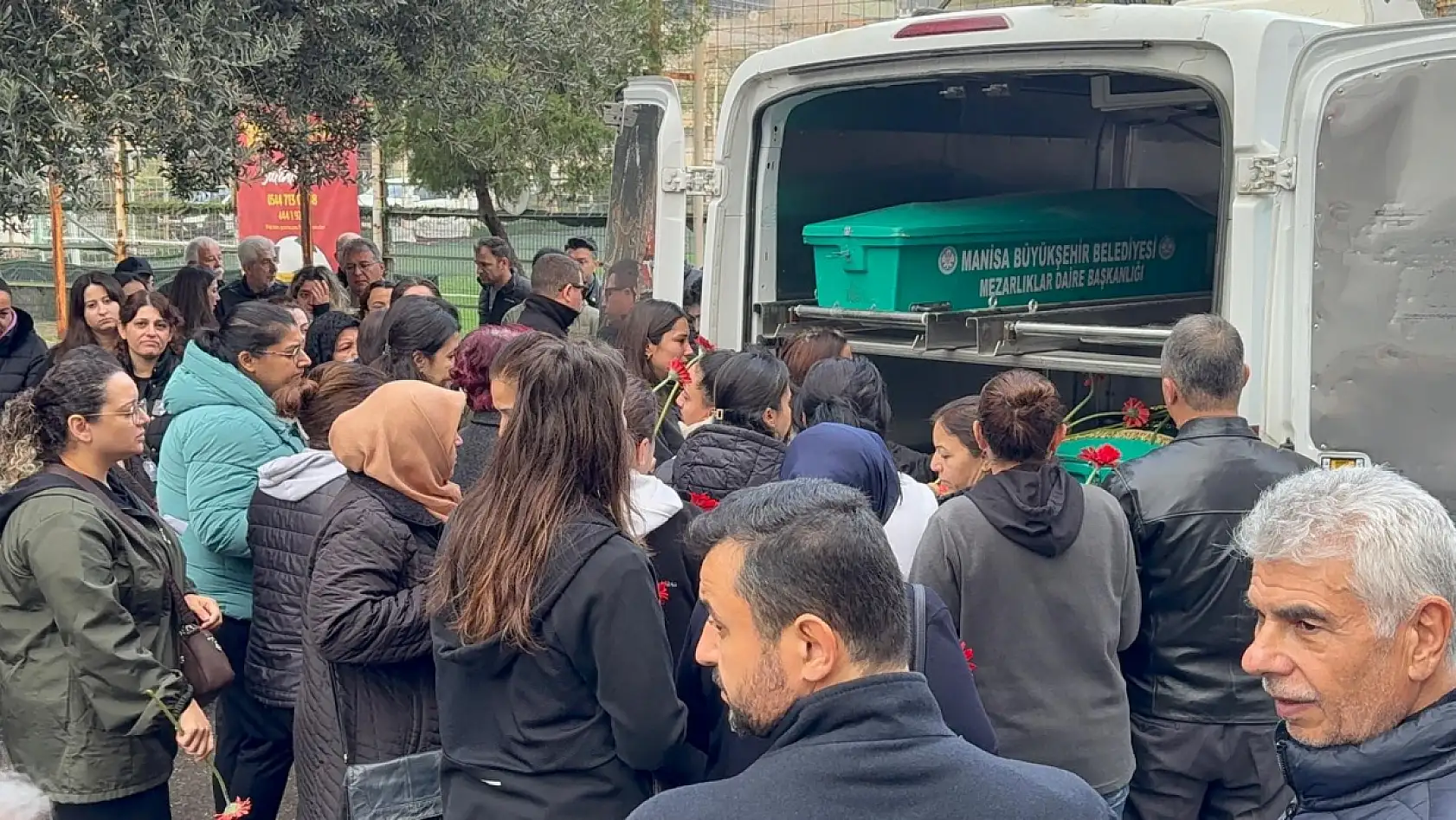 Ameliyat yaptığı sırada kalp krizi geçiren doktor hayatını kaybetti