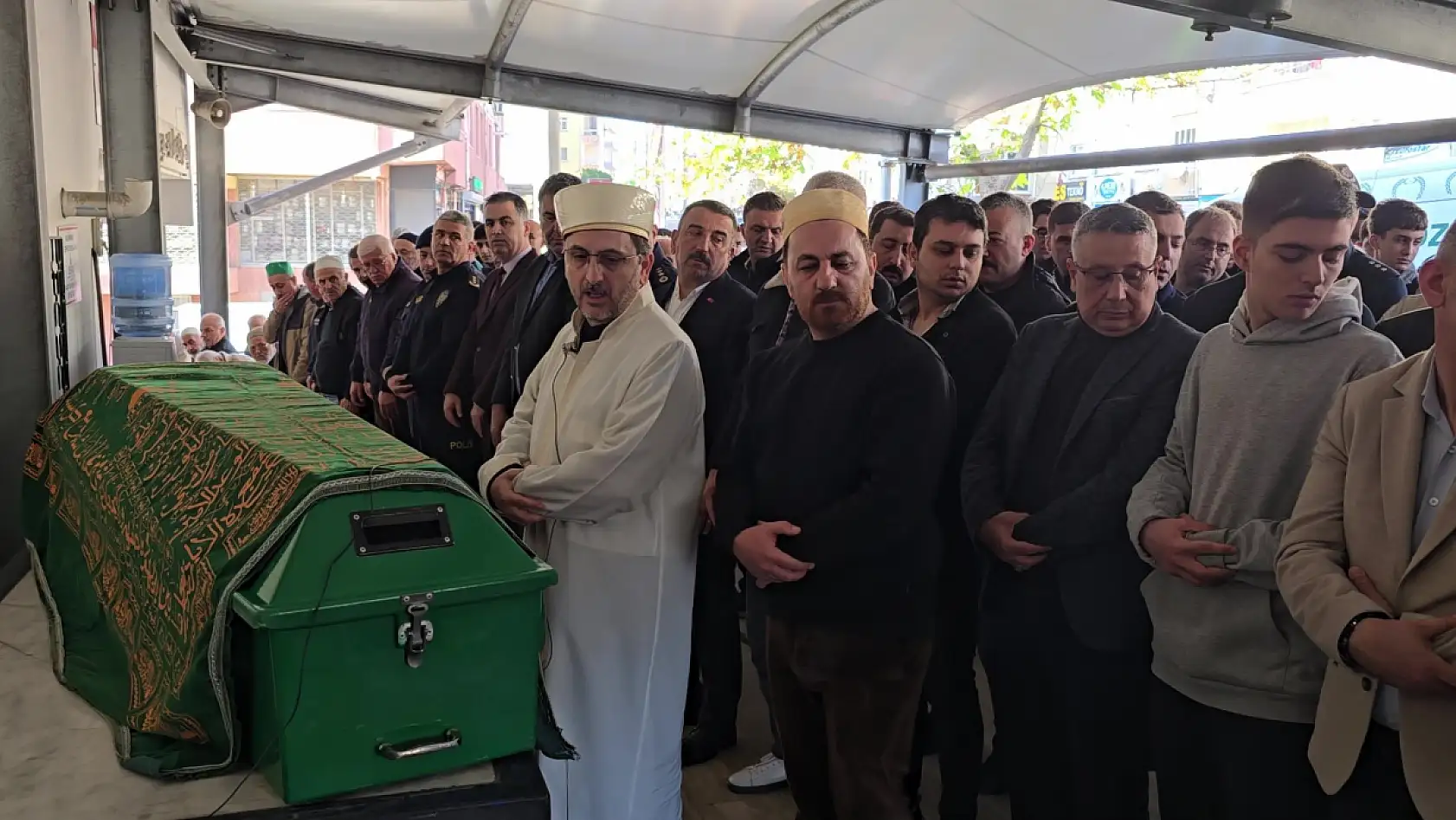 Şofbenden sızan gazdan ölen 18 yaşındaki Şebnem toprağa verildi