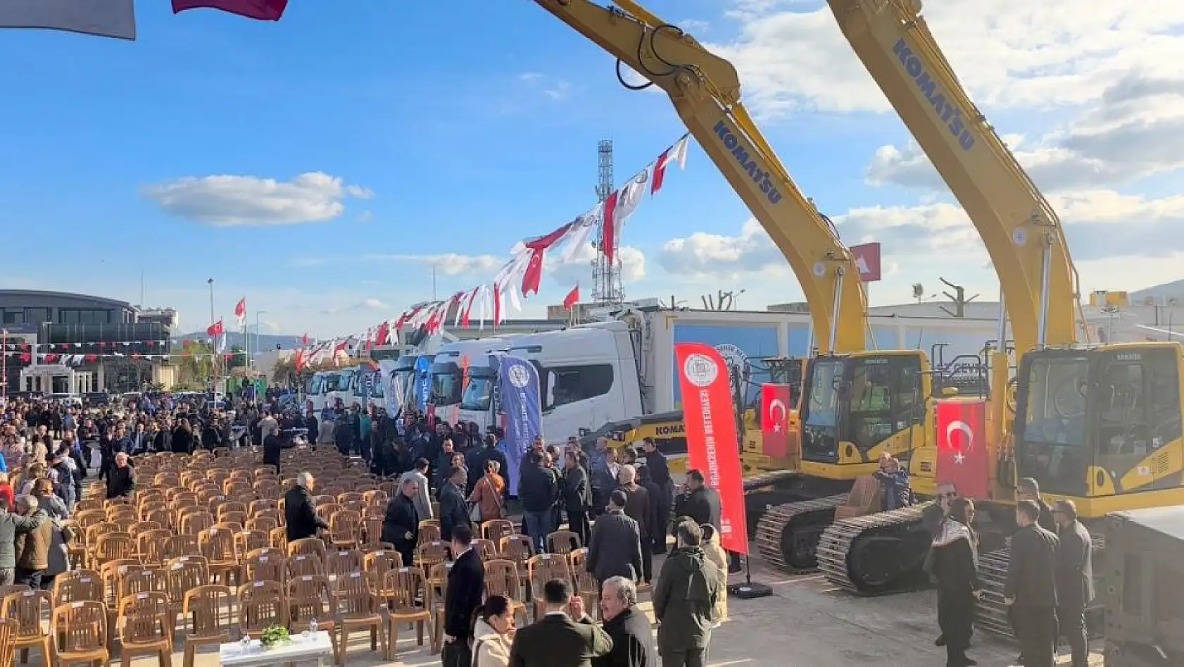 Muğla Büyükşehir Belediyesi'nin 170 yeni aracı hizmete başladı