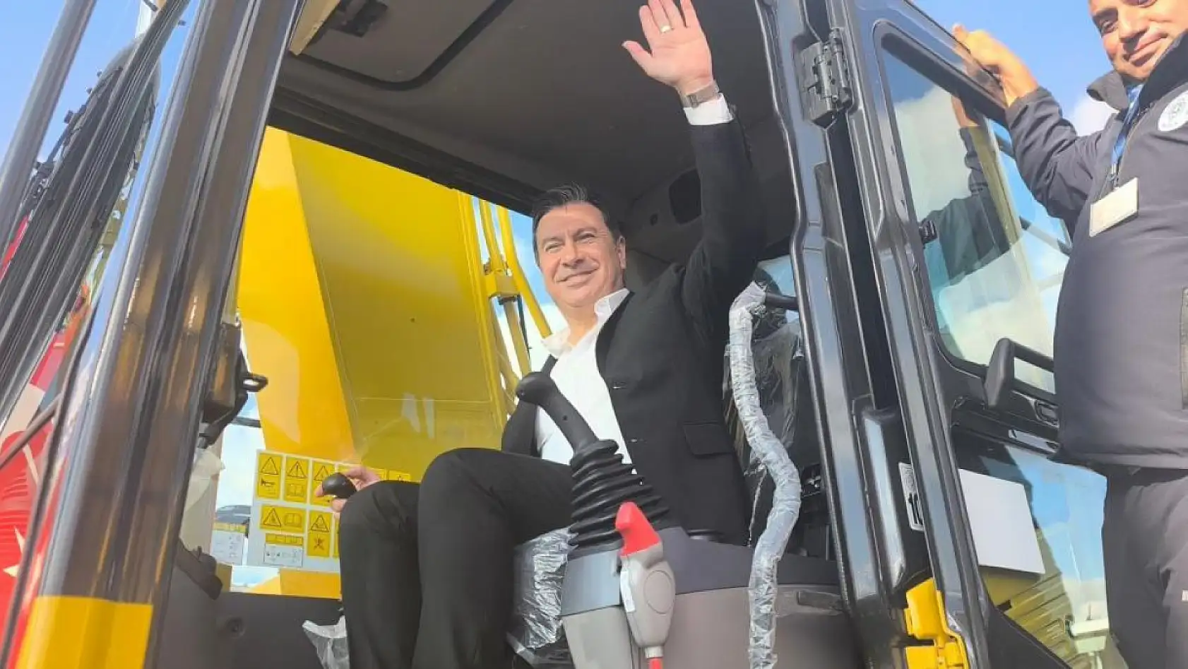 Muğla Büyükşehir Belediyesi'nin 170 yeni aracı hizmete başladı