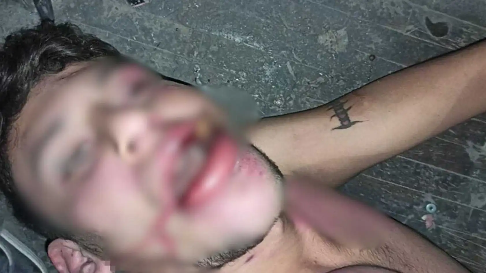 Hamam böceği yedirilen gencin dosyasında karar: Yağmadan beraat, hürriyeti tehditten 6 yıl 12 ay ceza