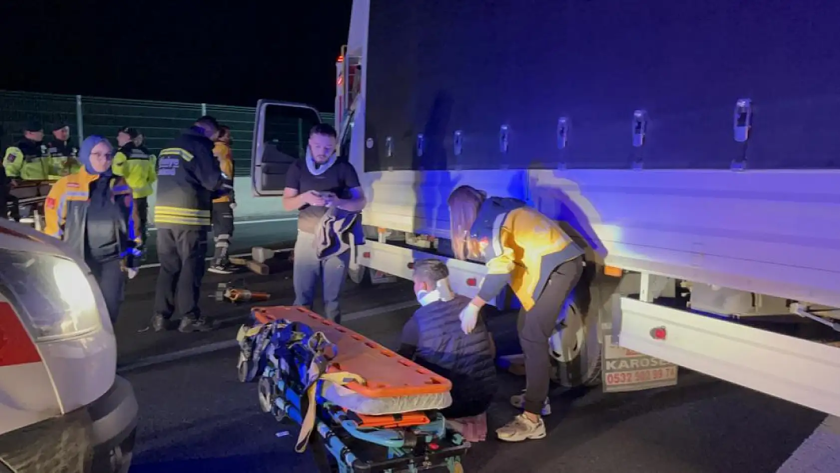 TEM Otoyolu'nda sıkışmalı zincirleme kaza: 4 yaralı