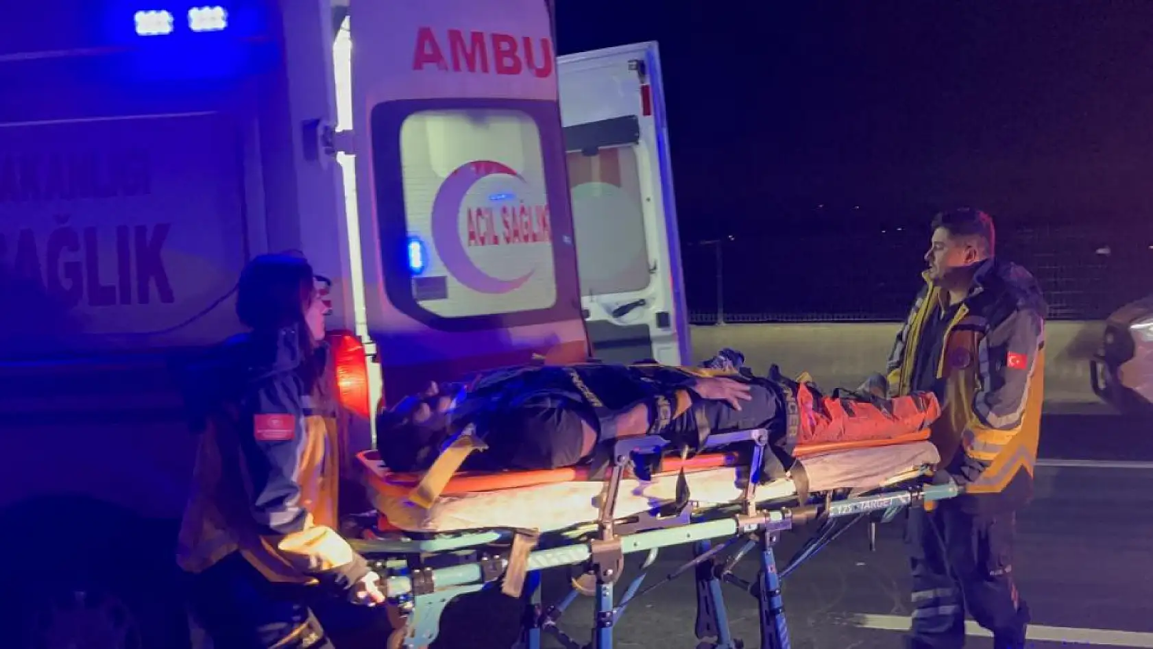 TEM Otoyolu'nda sıkışmalı zincirleme kaza: 4 yaralı