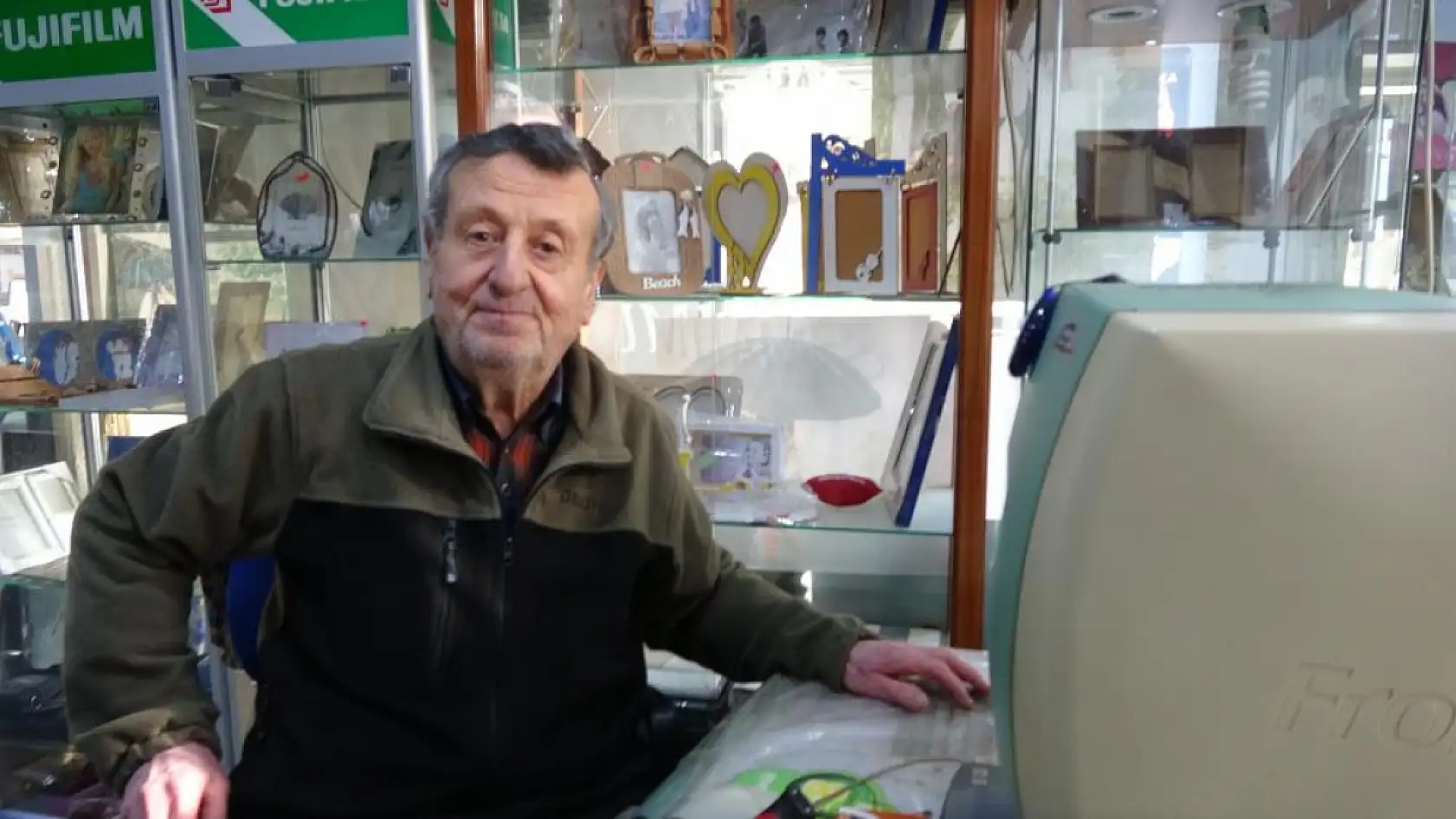 4. kuşak fotoğrafçı Mahmut Kanık 54 yıldır deklanşöre basıyor