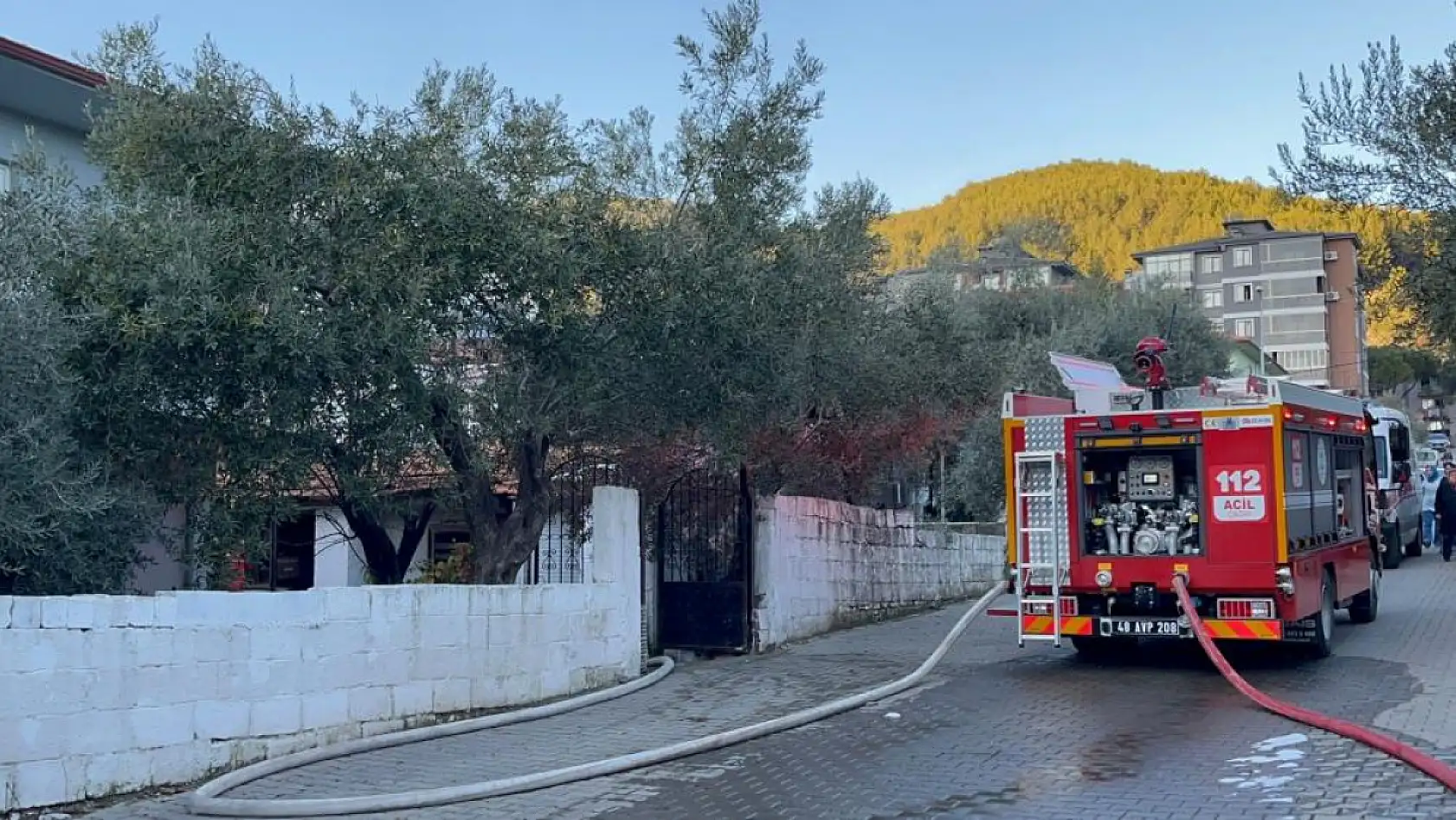 Menteşe'de Ev Alev Alev Yandı: Şüpheli Kadın Gözaltına Alındı
