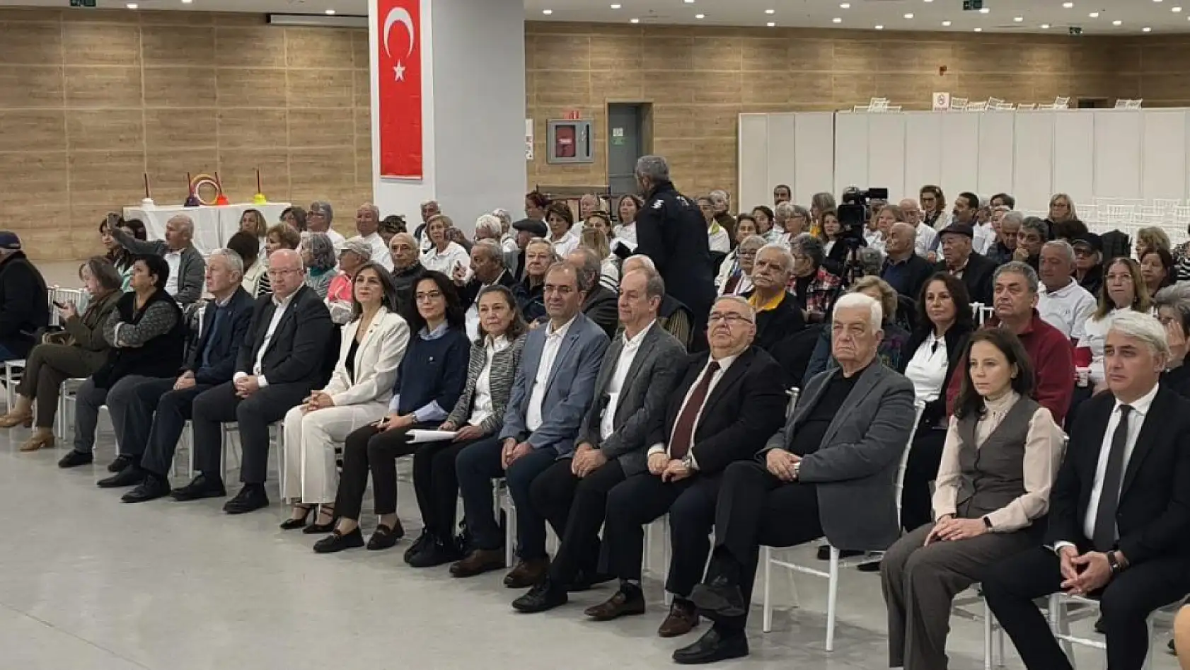 Menteşe Belediyesi, ekolojik gerontoloji ve yaşlanma etkinliği düzenledi
