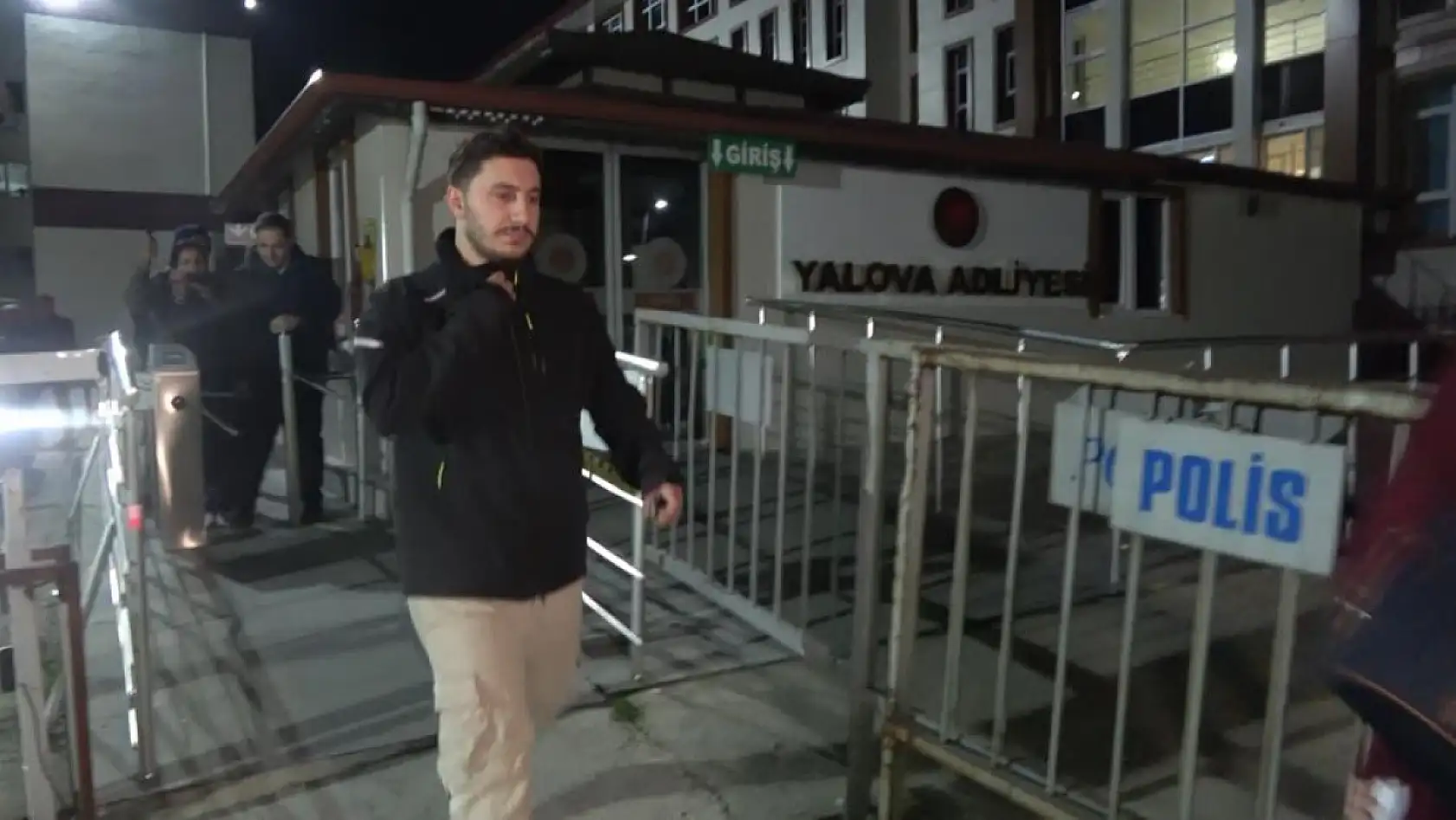 Güllü'nün oğlu savcıya müşteki olarak ifade verdi: 'Atacağım camdan, atlayacak mısın camdan kelimelerini ablam Tuğyan söylüyor'