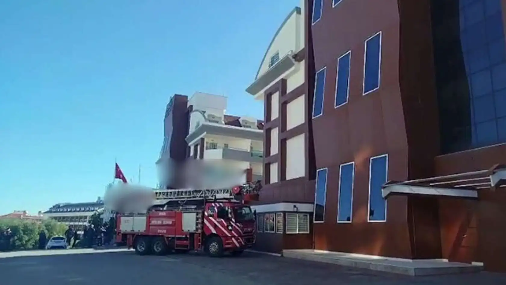 5 Yıldızlı Otelde Yangın: Misafirler Tahliye Edildi