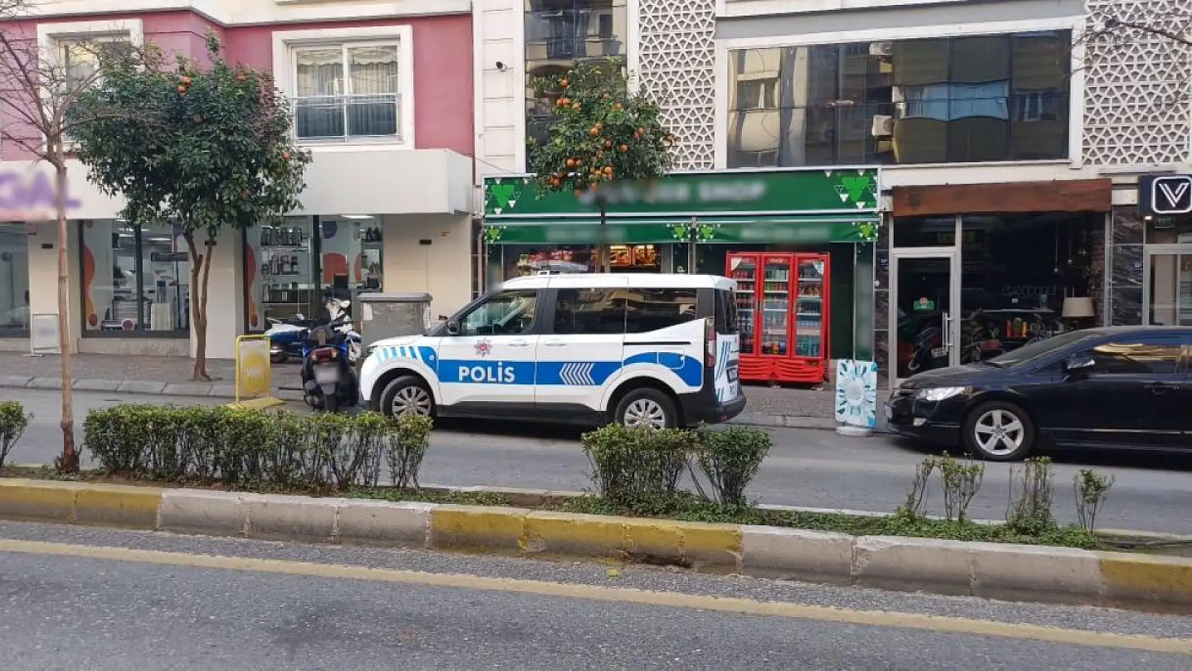 İşyerine silahlı saldırı: 12 el ateş ettiler