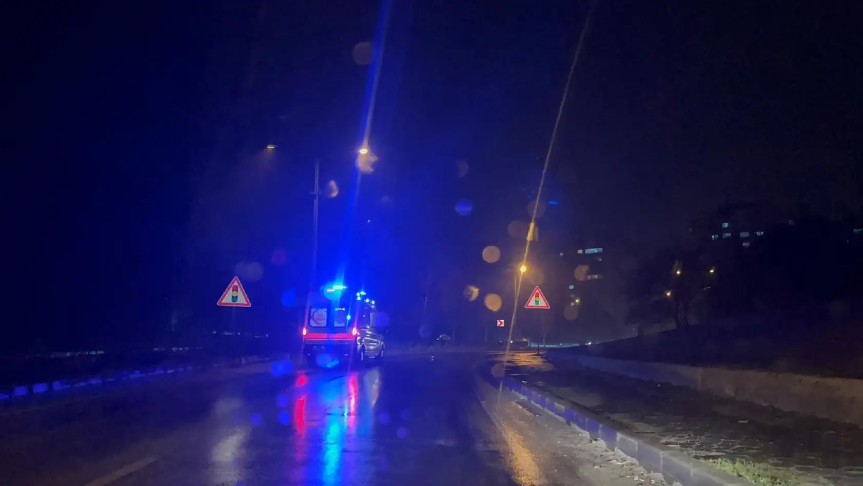 Aynı anda aynı caddede 4 kaza: Başka kaza olmasın diye çaba gösterdiler