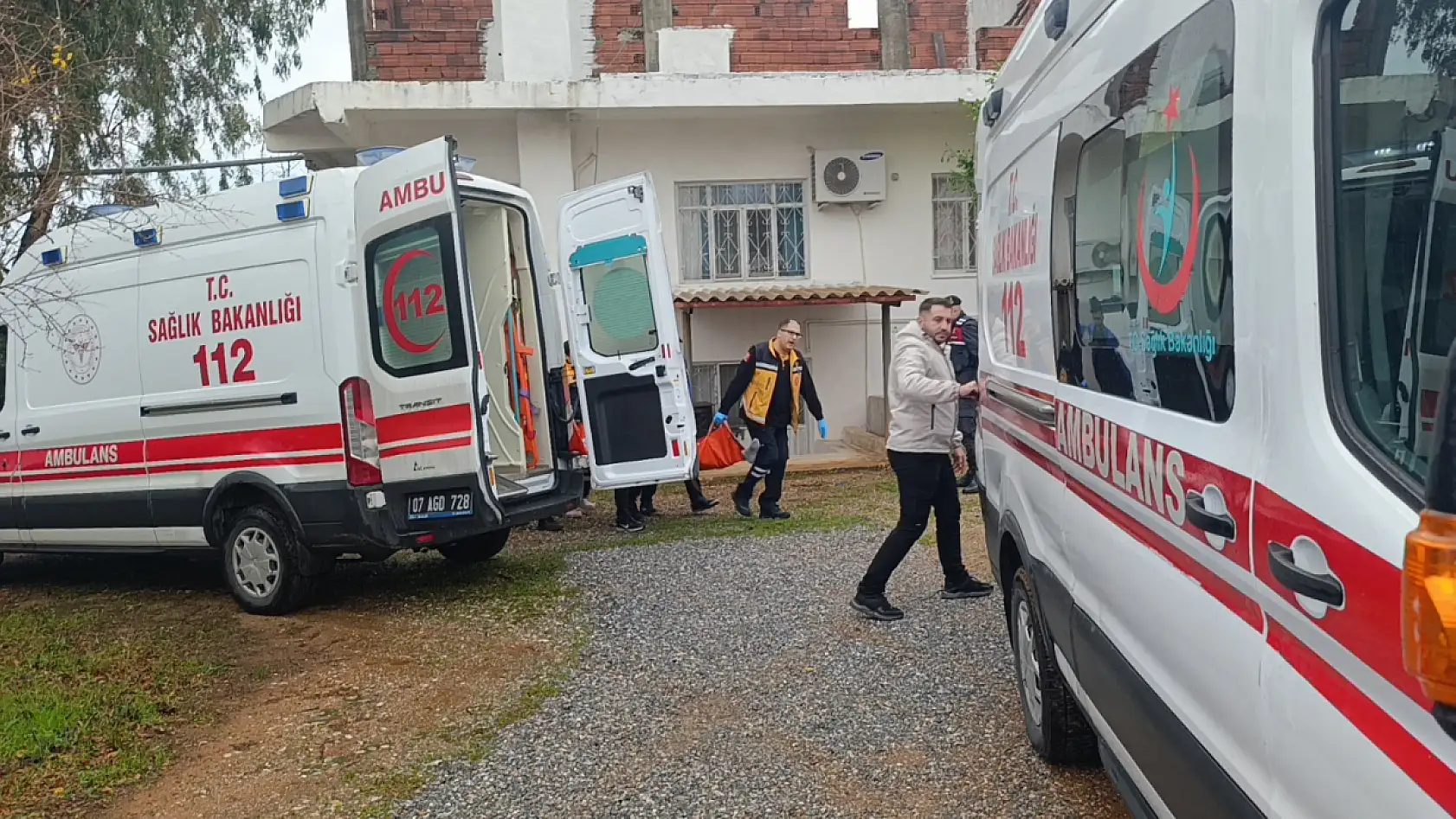 Tartıştığı babasını ve yengesini tabancayla vurarak ağır yaraladı