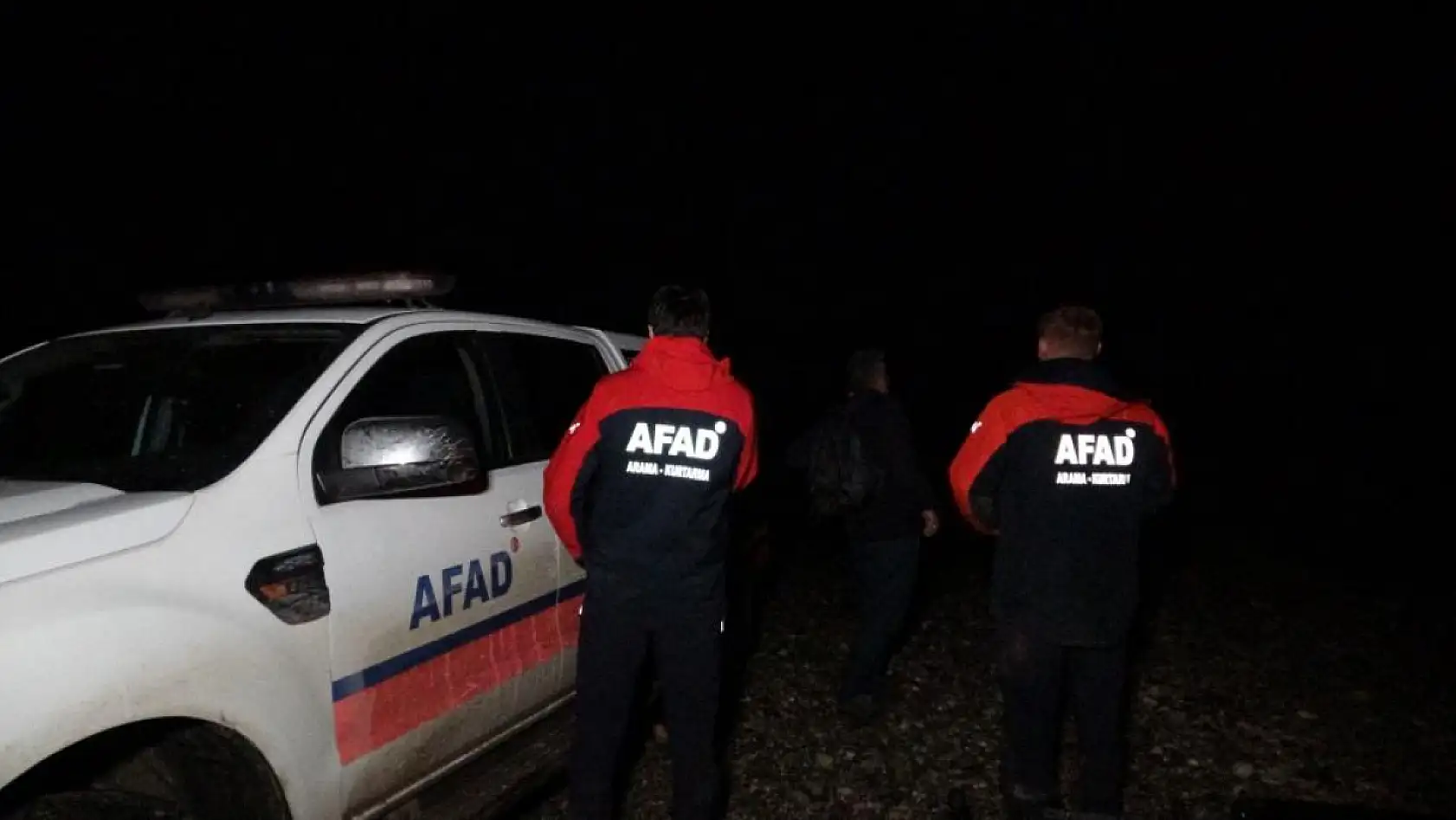 Yaşam için son çığlığı 4'üncü gün duyuldu: Dağın zirvesinde mahsur kalan genç için ekipler seferber oldu