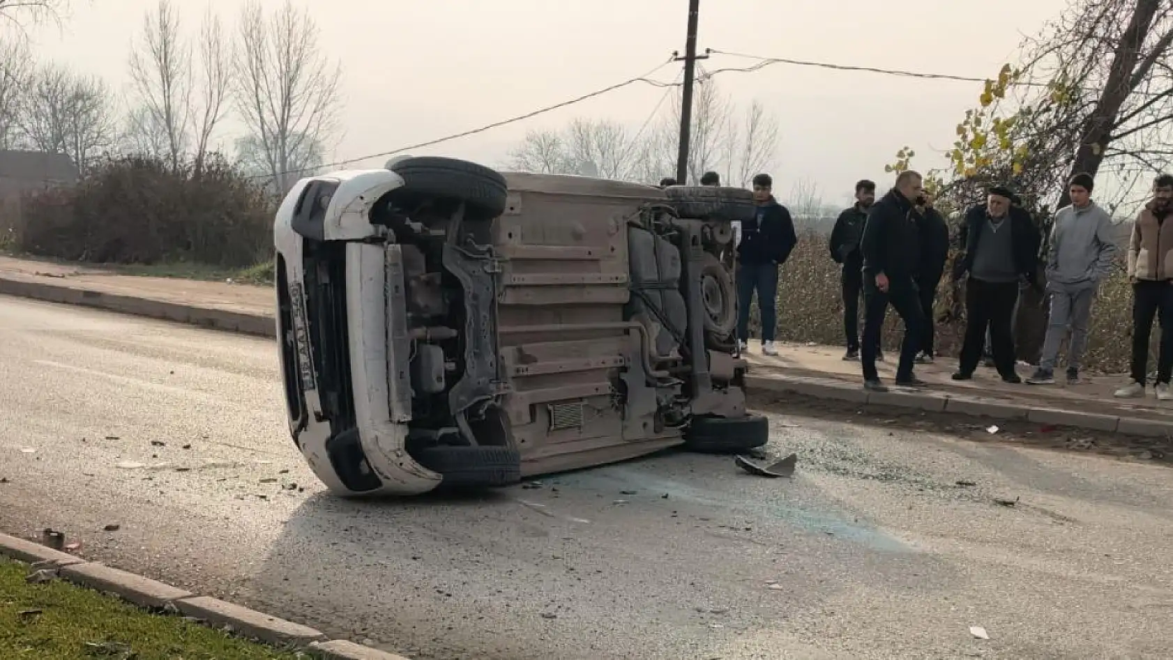 Hafif ticari araçlar çarpıştı: 3'ü çocuk 7 yaralı