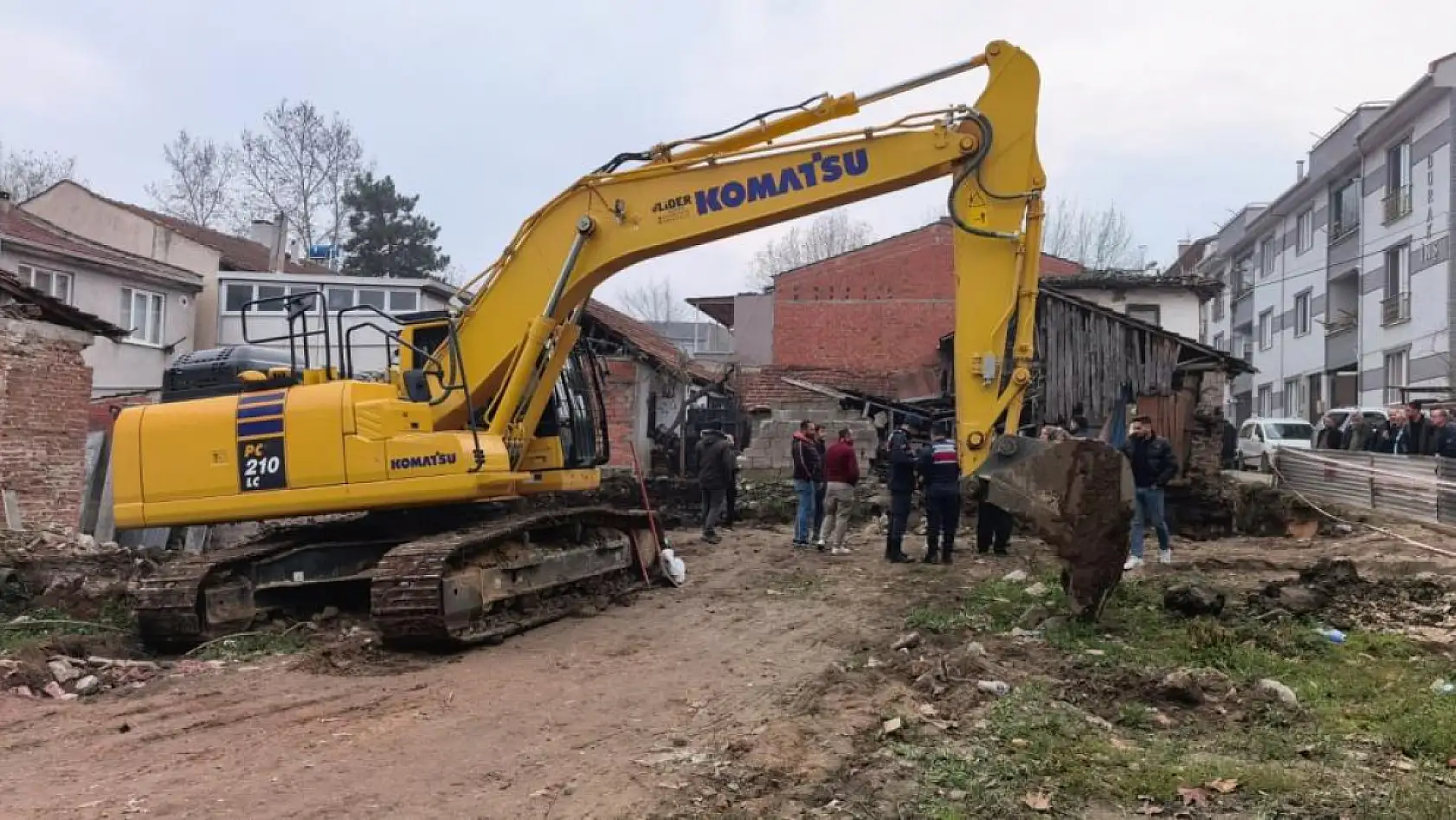 Temel için kazılan yerden tarihi mezar kalıntıları çıktı