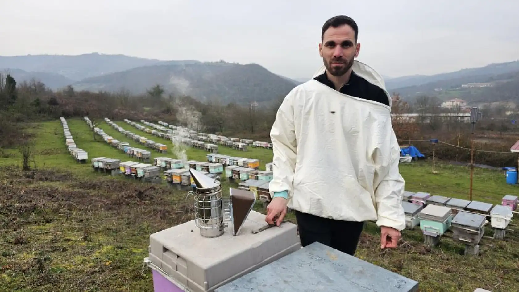 Dededen gelen arıcılığı profesyonelleştirdi, ürettiği bal dünyada zirveye çıktı