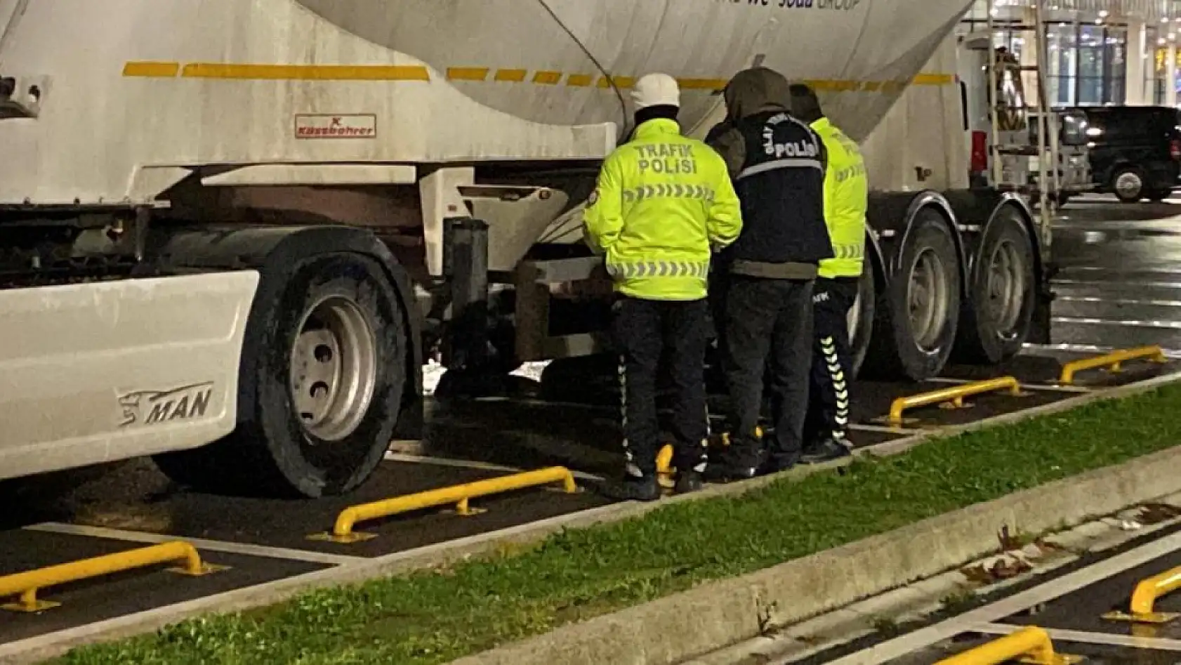 Tırın çarptığı iddia edilen yaya hayatını kaybetti, sürücü suçlamayı kabul etmedi