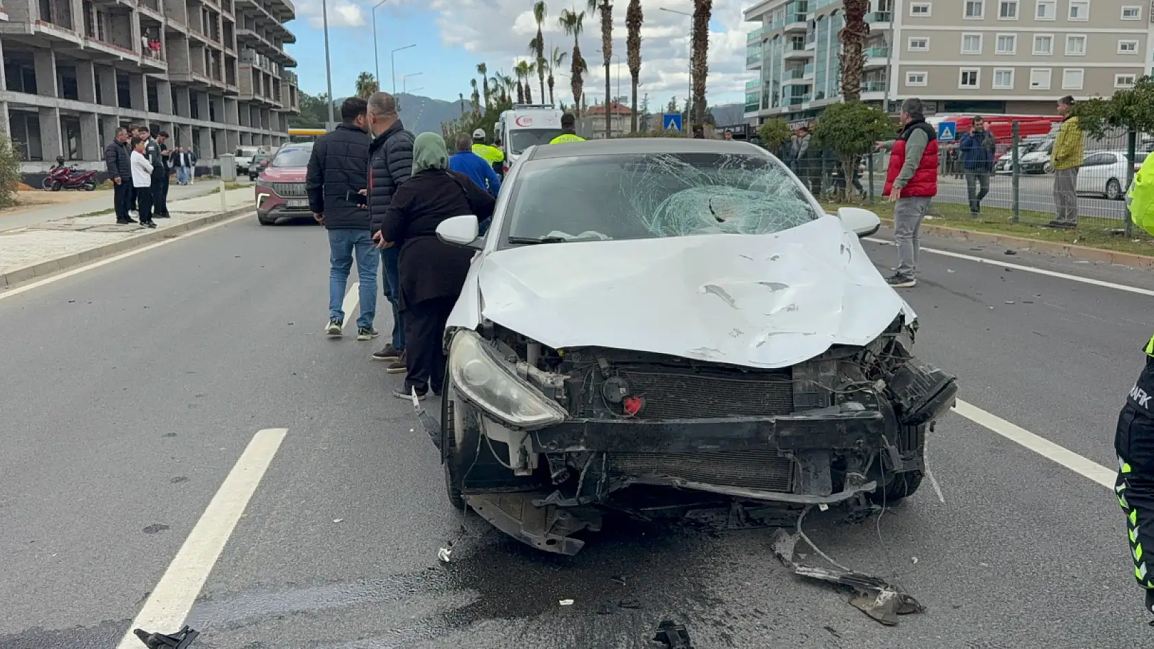 Akülü motosiklete otomobil çarptı: 1 ölü