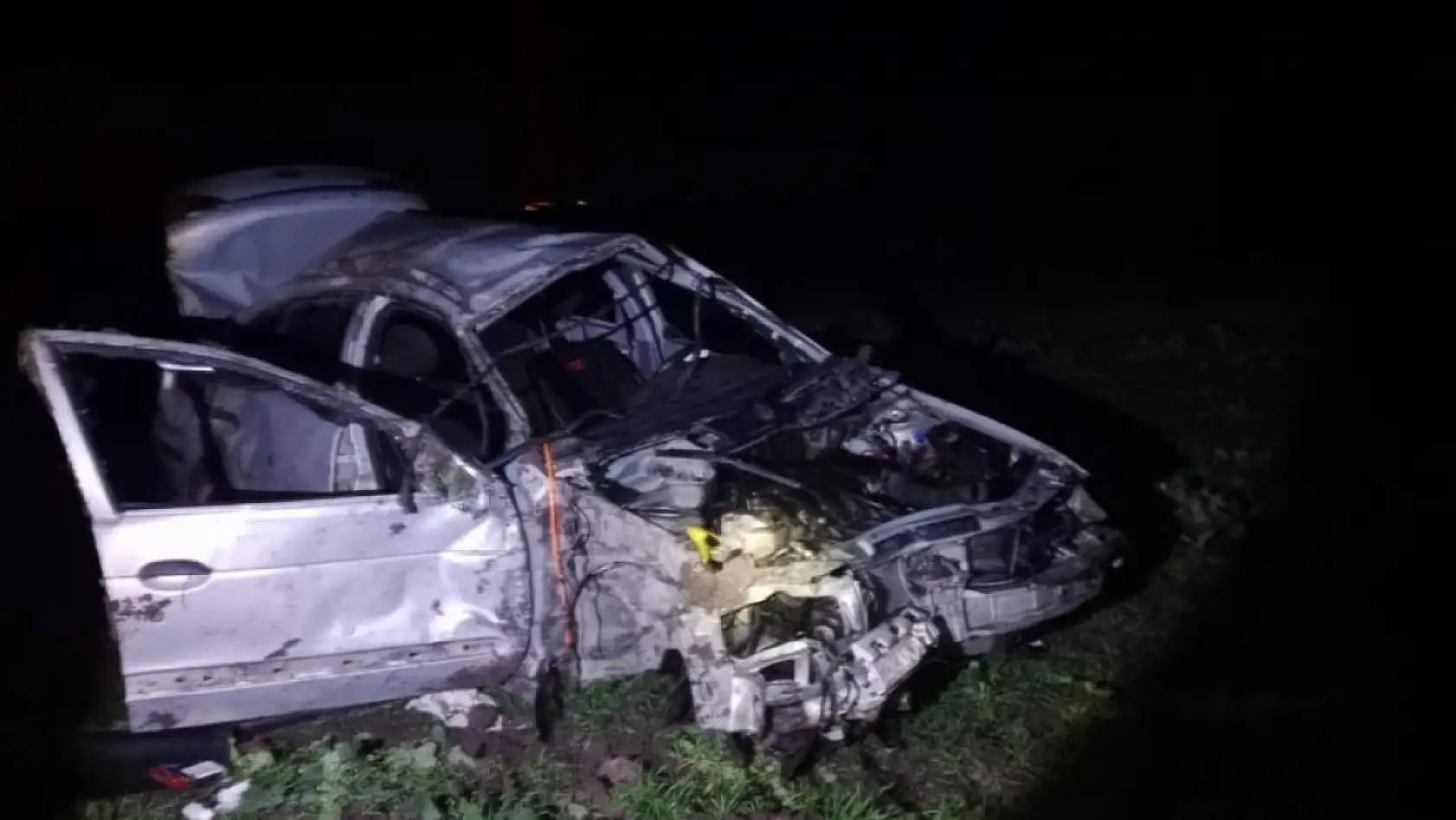 Otomobil domuza çarpıp takla attı: 1 ölü, 1 yaralı