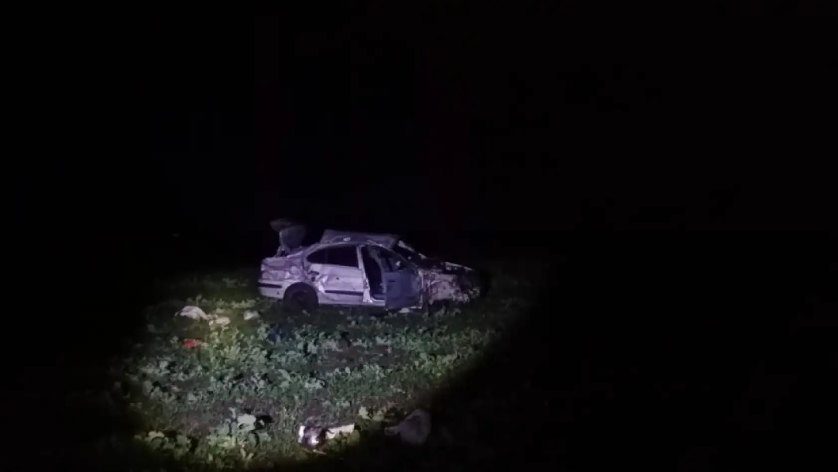 Otomobil domuza çarpıp takla attı: 1 ölü, 1 yaralı