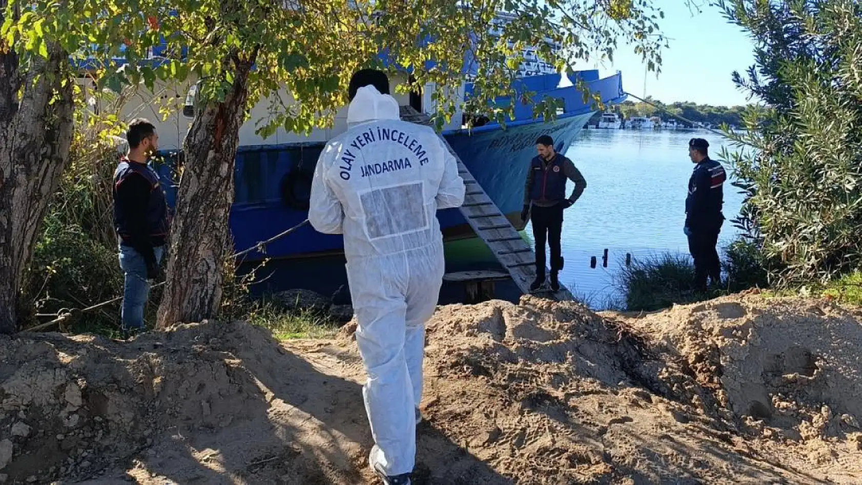 Balıkçı Teknesi Yanında Su İçinde Ceset: 54 Yaşındaki Adam Ölü Bulundu