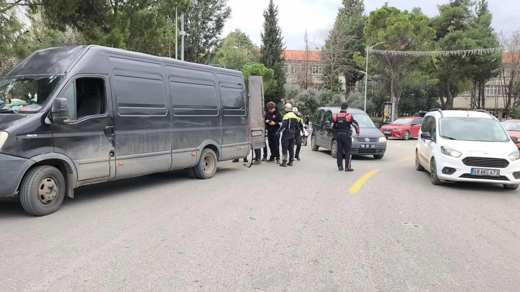 Muğla Cumhuriyet Meydanı'nda geniş kapsamlı trafik denetimi