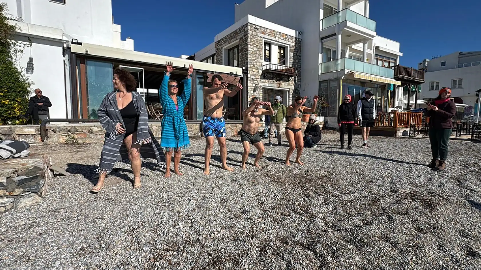 Bodrum'da yeni yılın ilk gününde denize girdiler