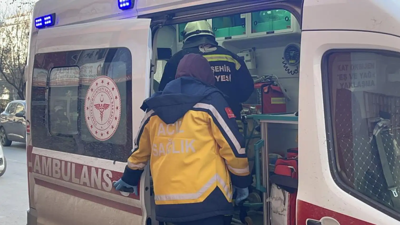 Kediler ısınsın diye kullanılan elektrikli ısıtıcı yangına sebep oldu