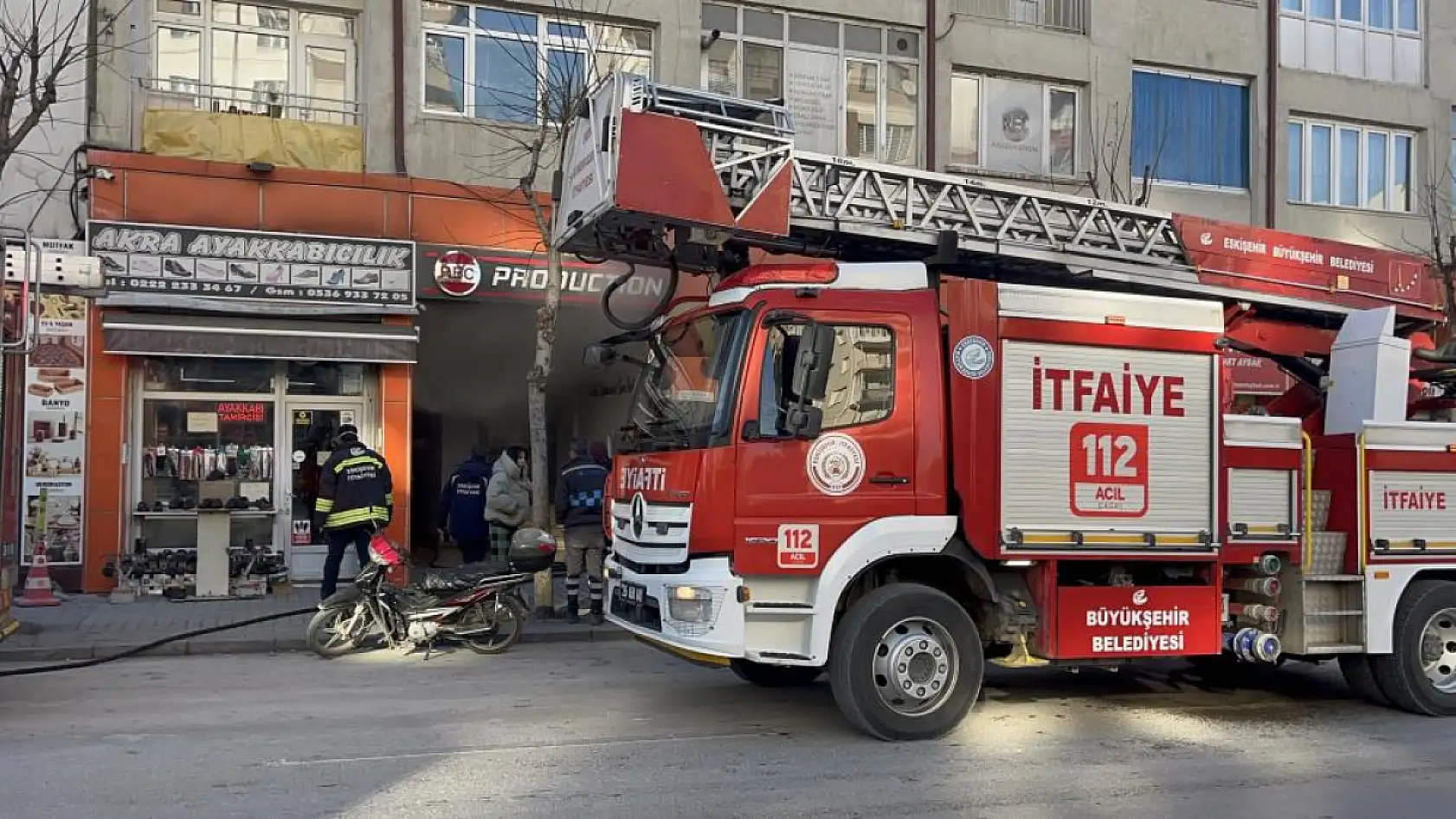 Kediler ısınsın diye kullanılan elektrikli ısıtıcı yangına sebep oldu