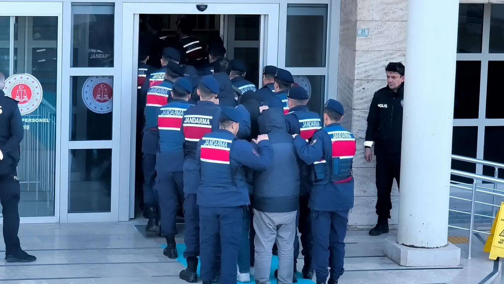 Muğla merkezli DEAŞ operasyonunda 11 şüpheli tutuklandı