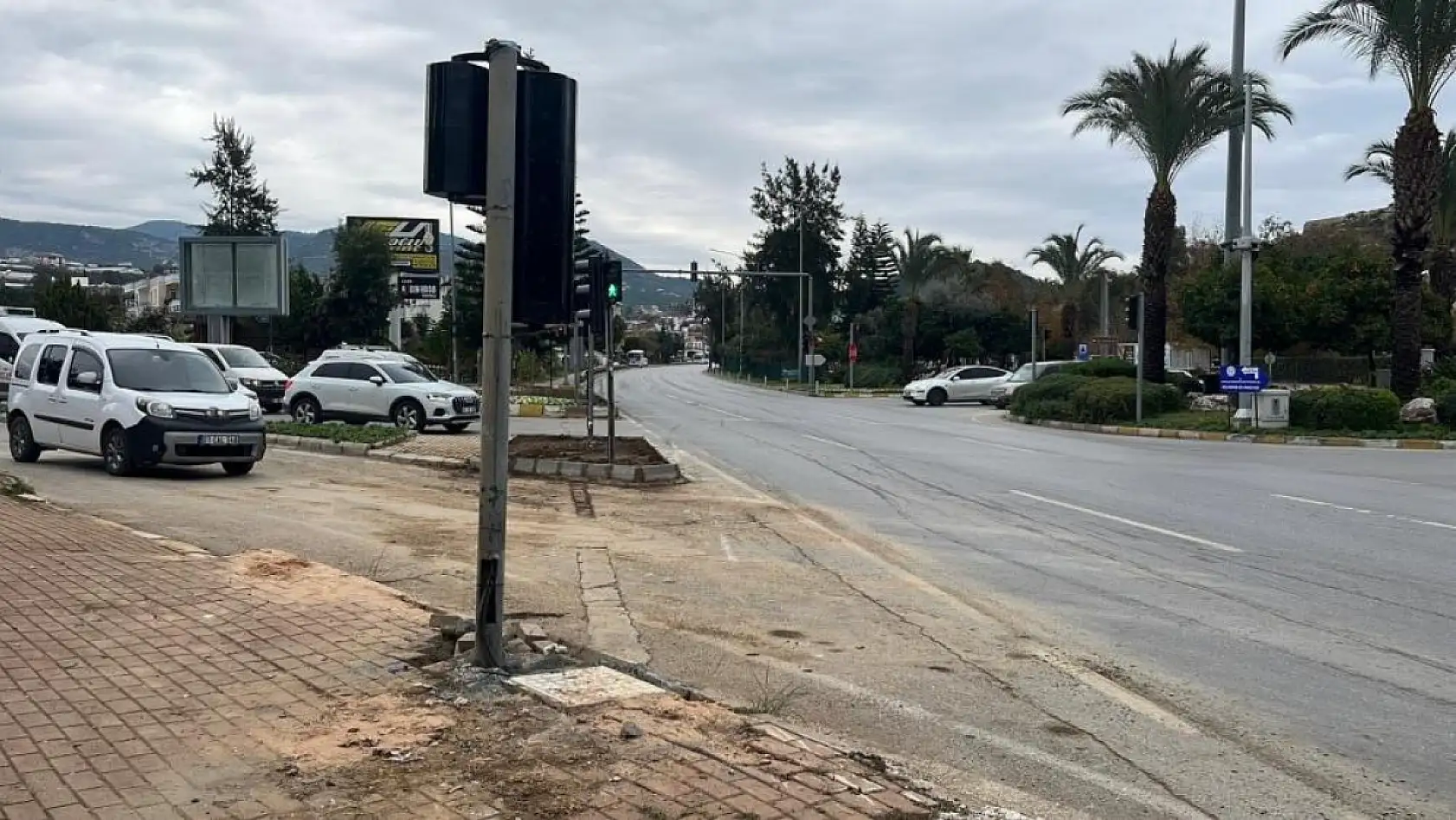 Kamyonun Çarptığı Motosiklet Sürücüsü Yola Savruldu: 17 Yaşındaki Genç Hayatını Kaybetti