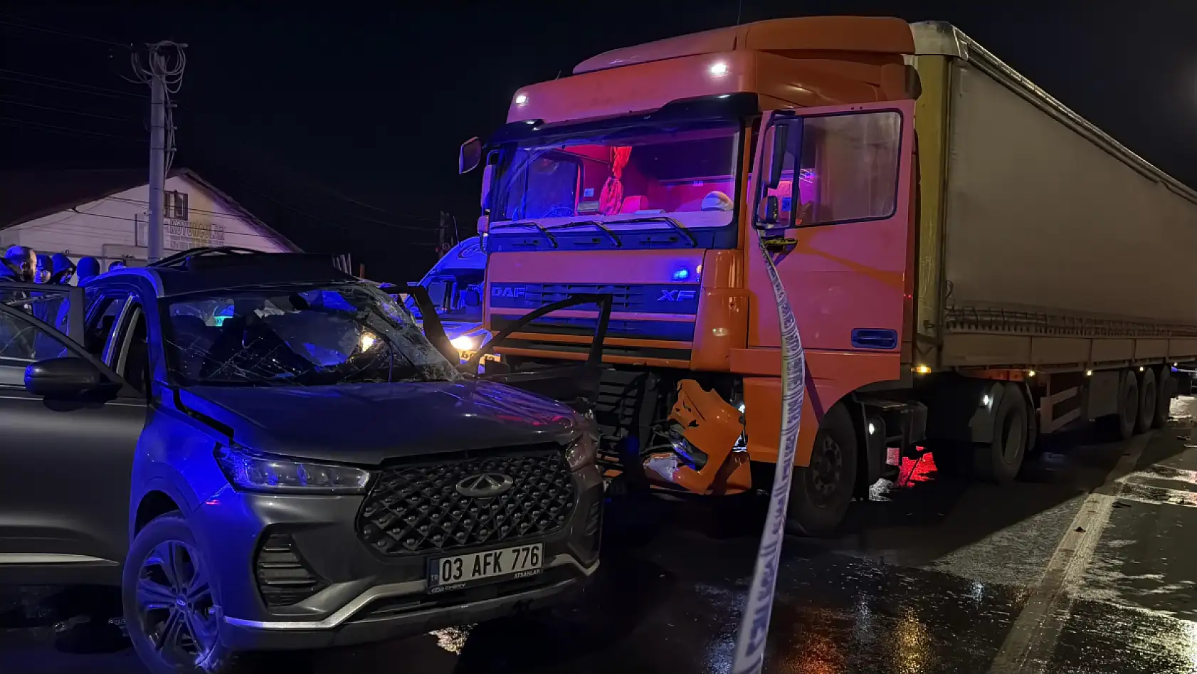 Tırla otomobilin çarpıştığı kazada 7 kişi yaralandı